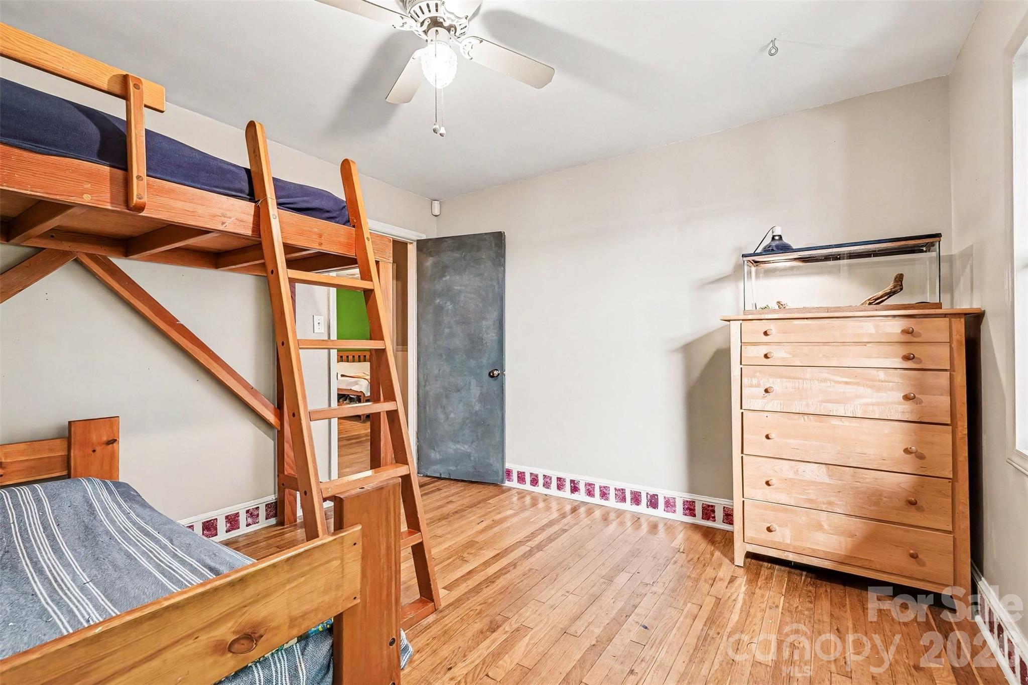 812 Saint Michaels Lane — Gastonia