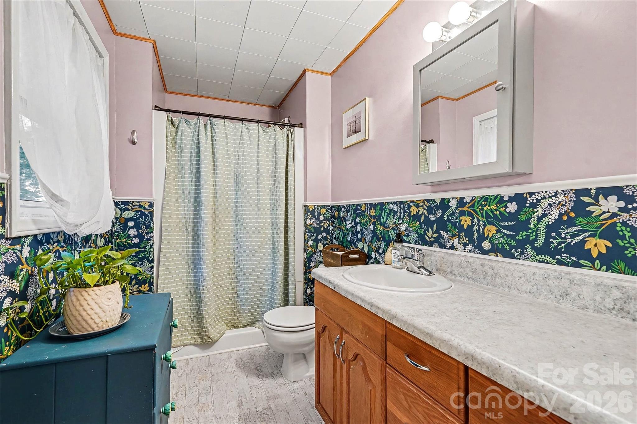 812 Saint Michaels Lane — Gastonia