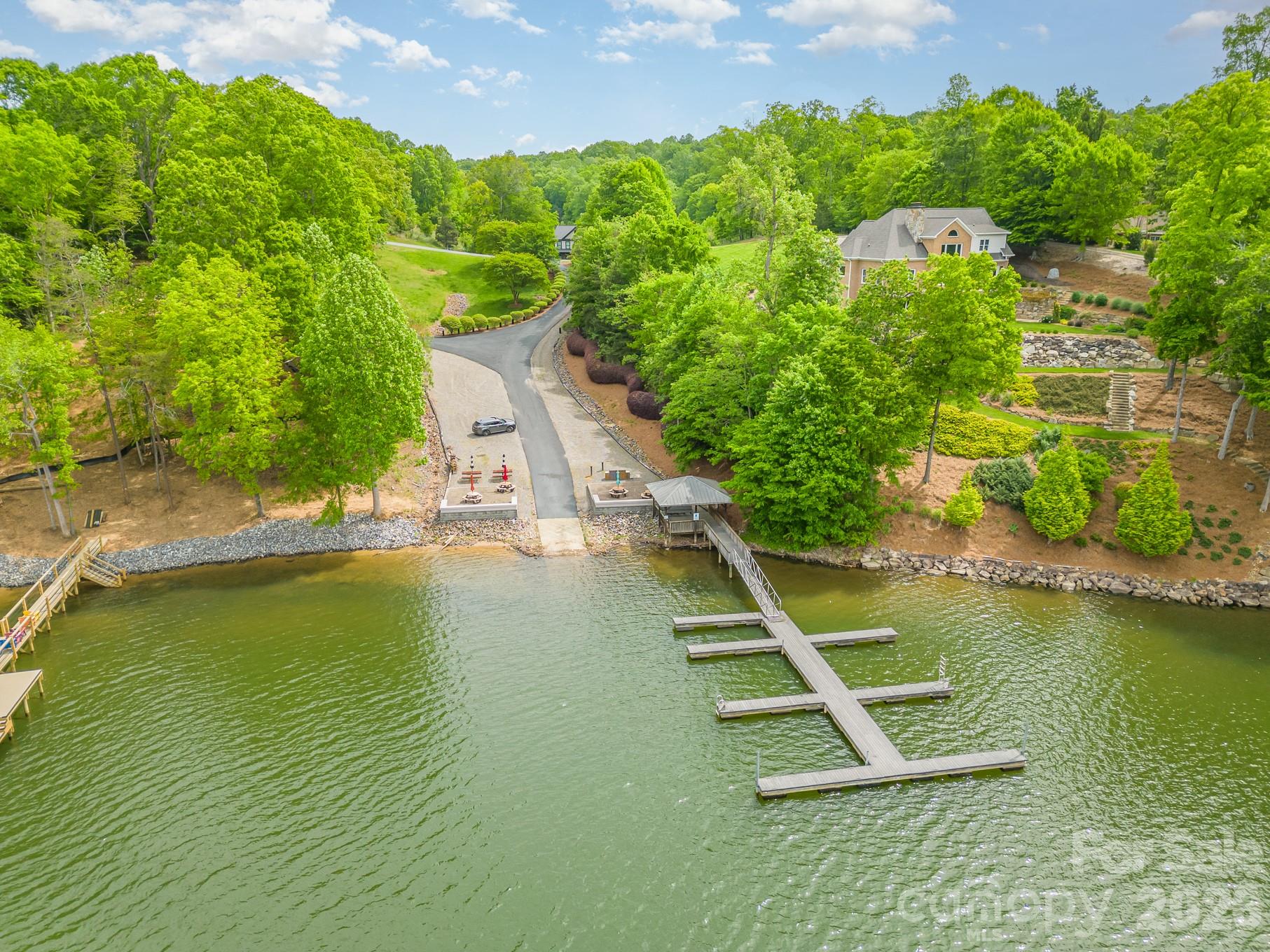 131 High Lake Drive — Statesville