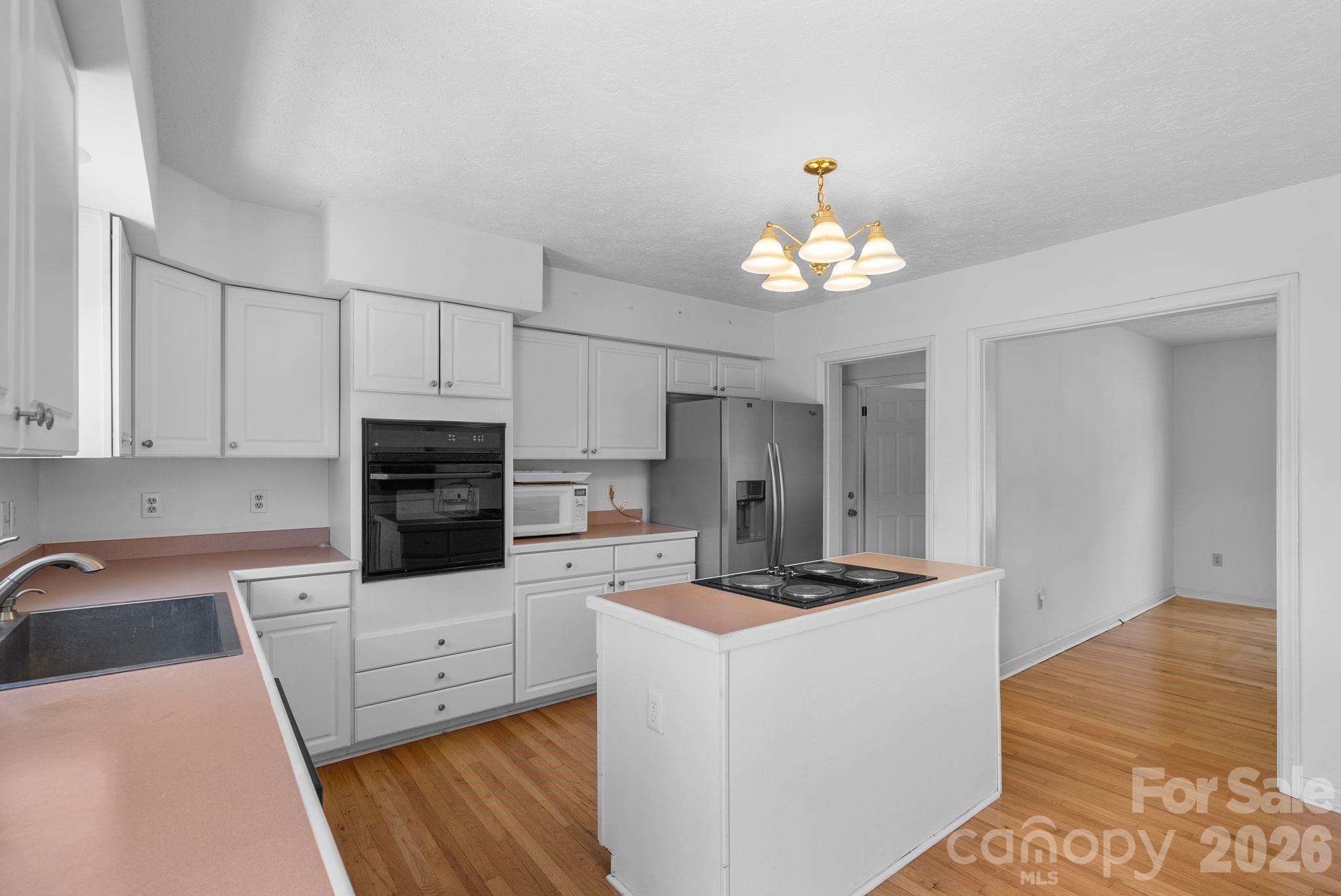 28 Song Bird Lane — Weaverville