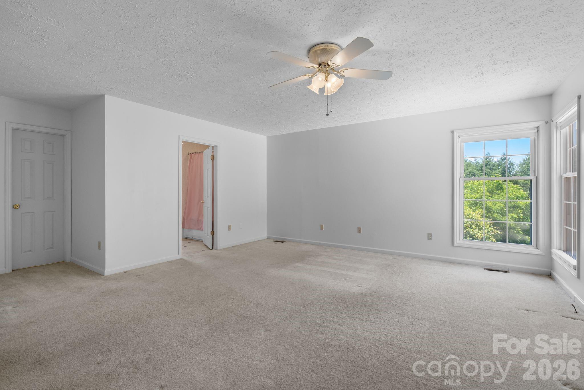 28 Song Bird Lane — Weaverville
