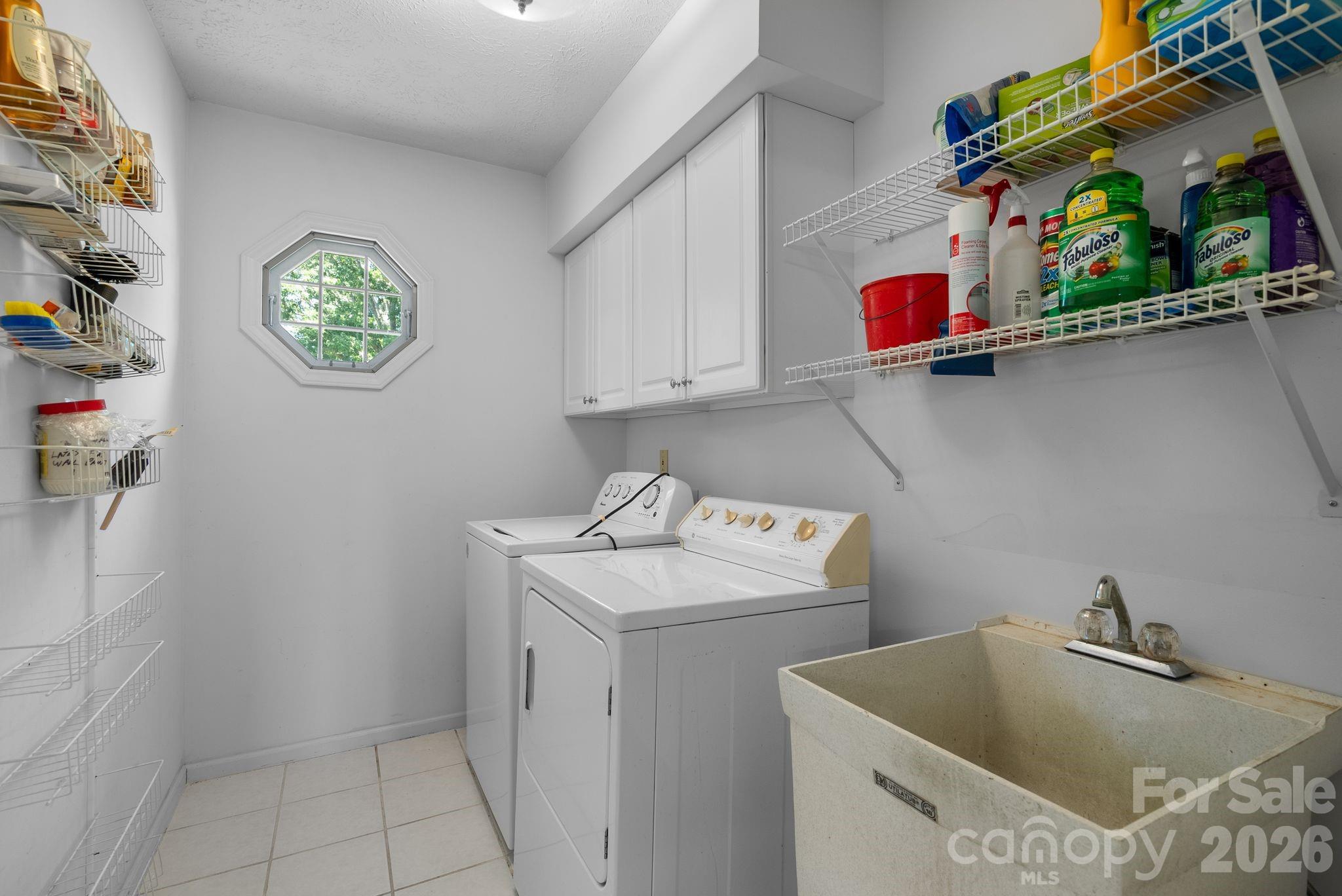 28 Song Bird Lane — Weaverville