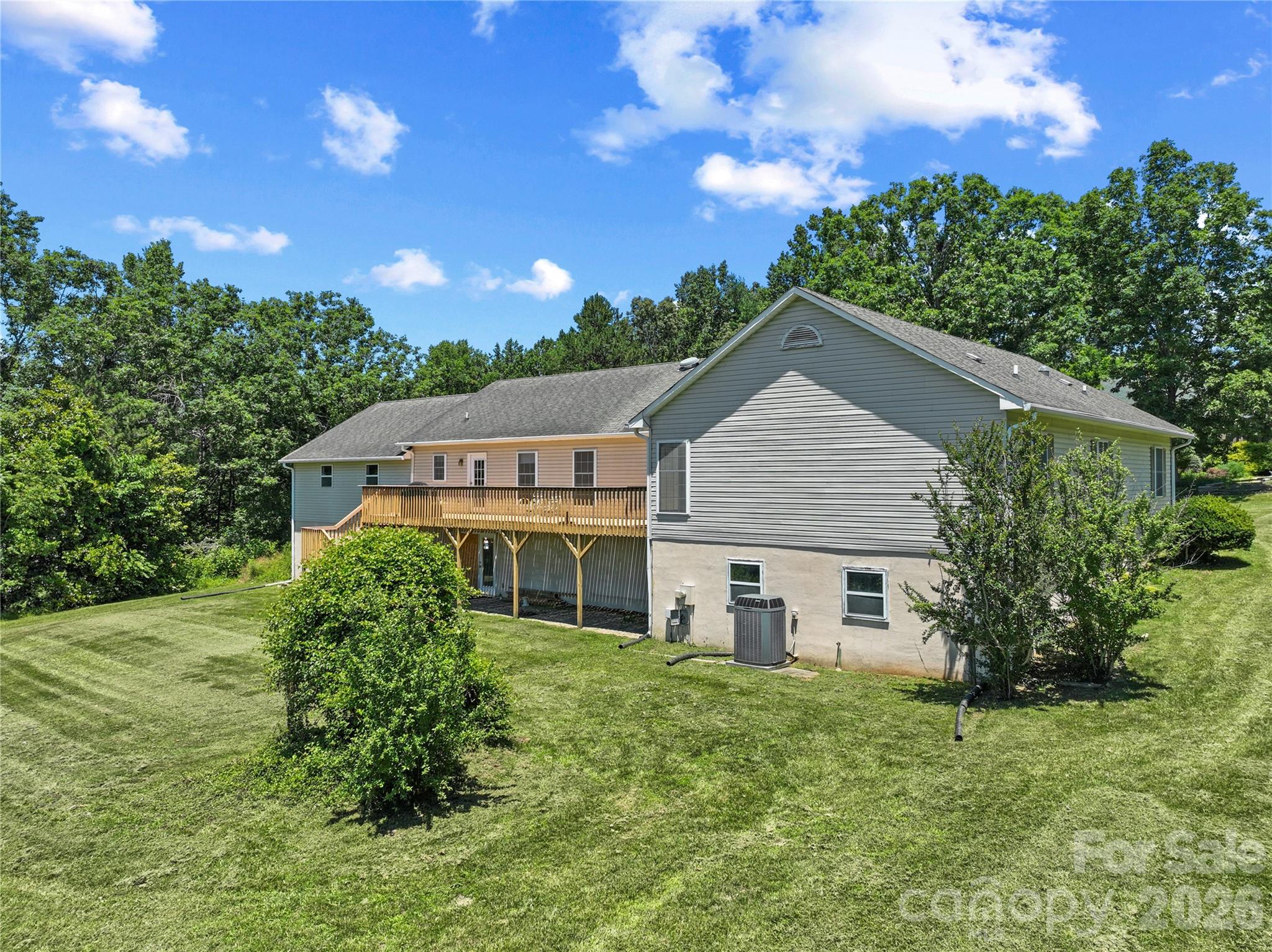 28 Song Bird Lane — Weaverville