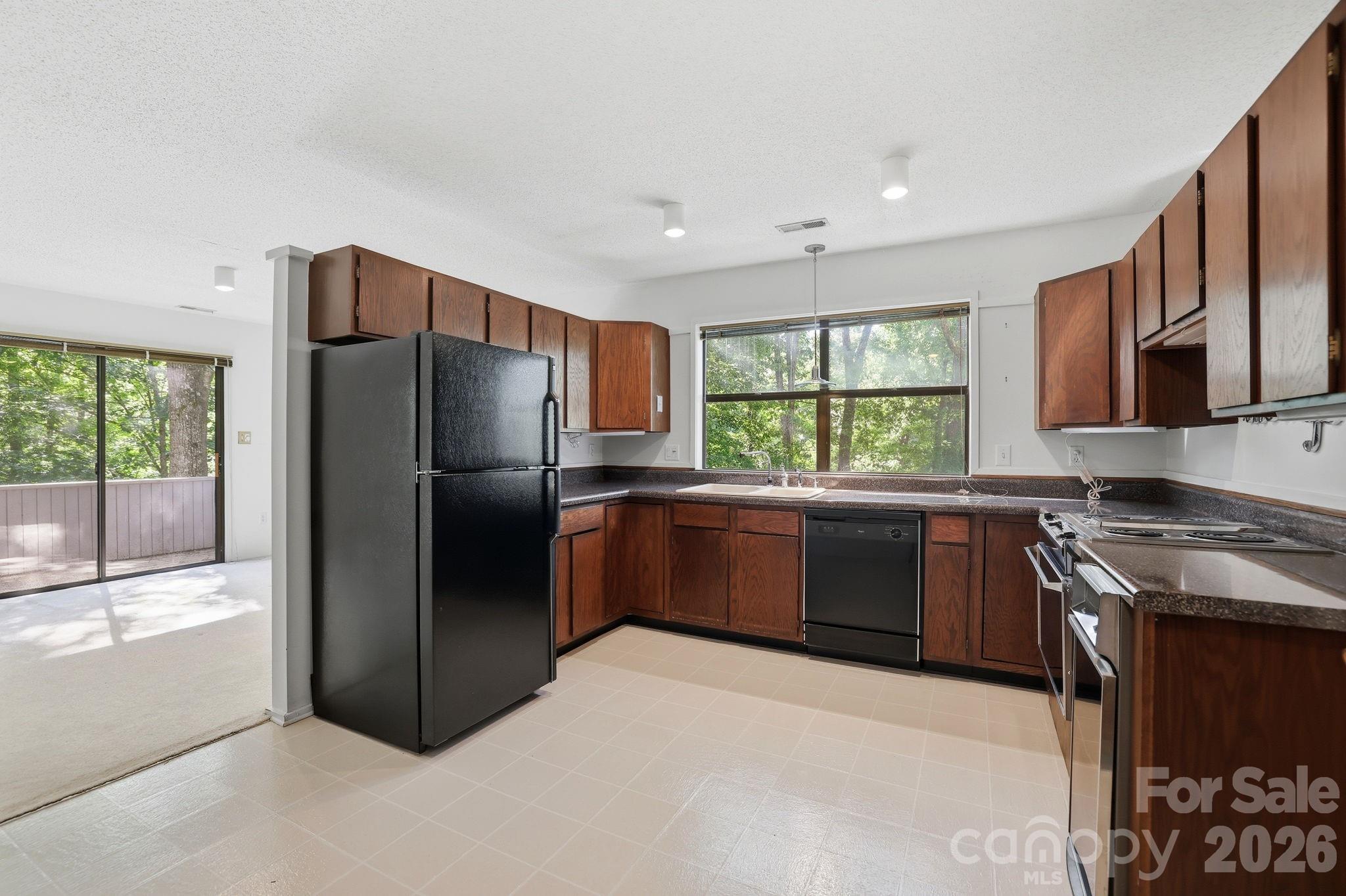 3423 Tinkerbell Lane — Charlotte
