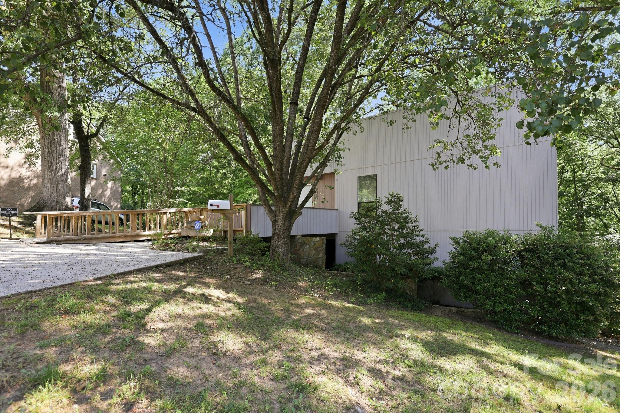 3423 Tinkerbell Lane — Charlotte