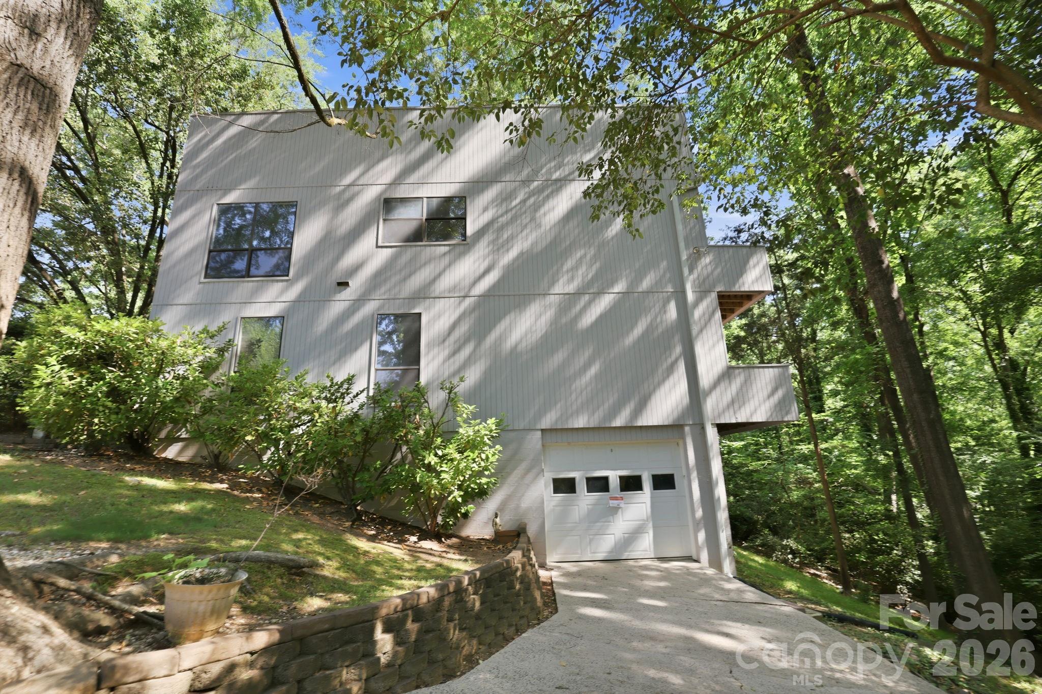 3423 Tinkerbell Lane — Charlotte