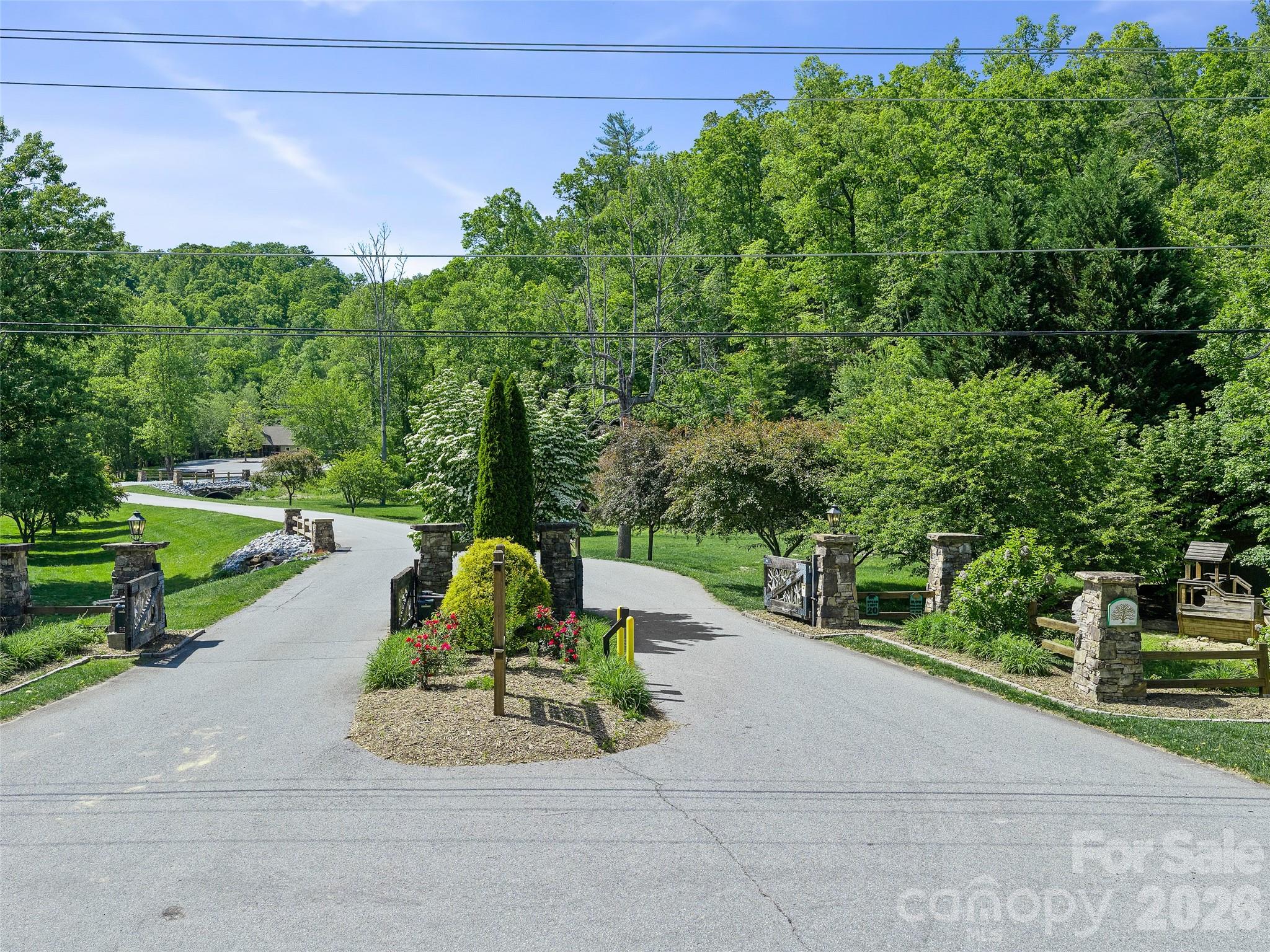 58 Sunny Morning Court — Hendersonville