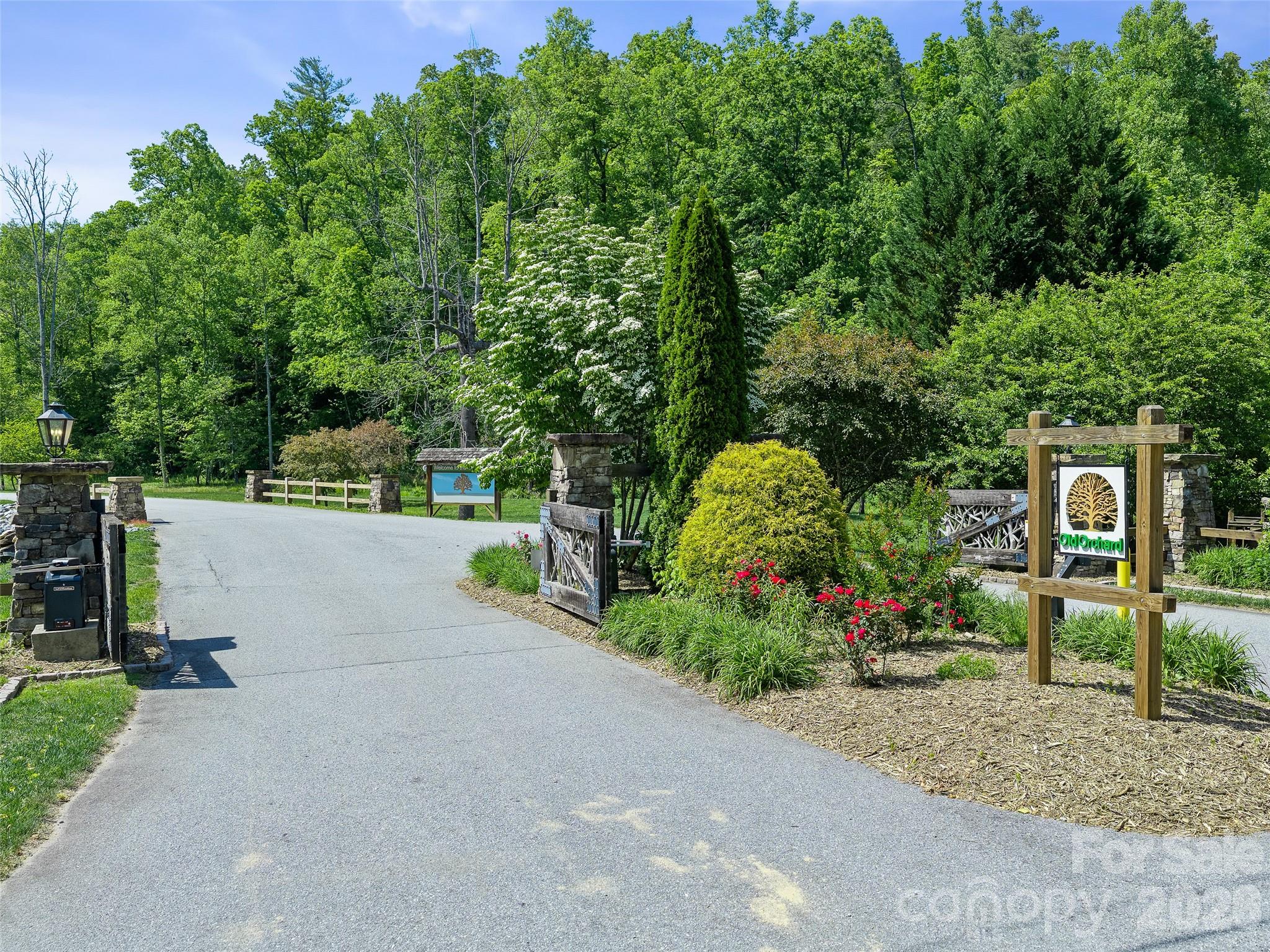 58 Sunny Morning Court — Hendersonville