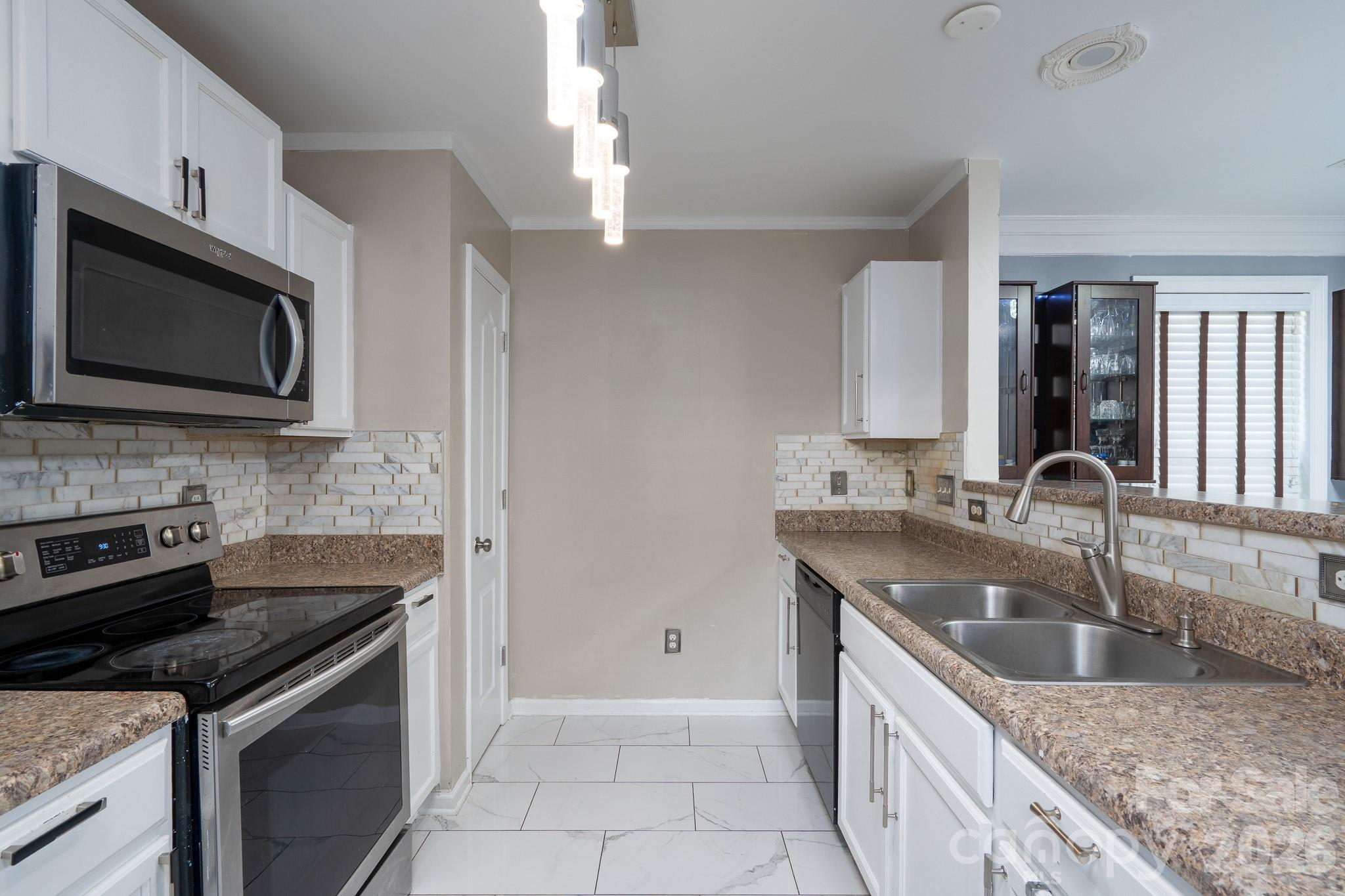 7329 Hidden Creek Drive — Charlotte