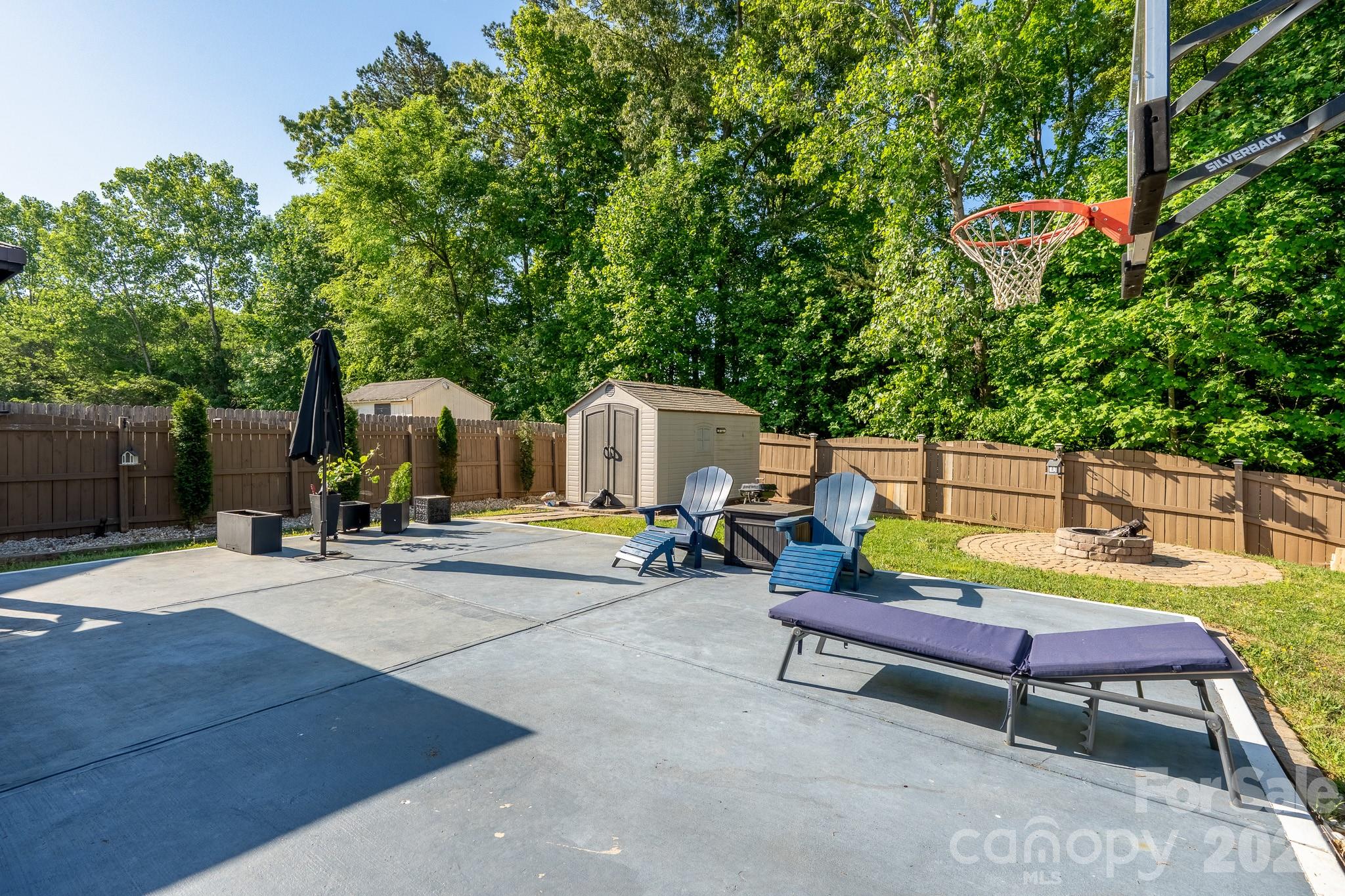 7329 Hidden Creek Drive — Charlotte