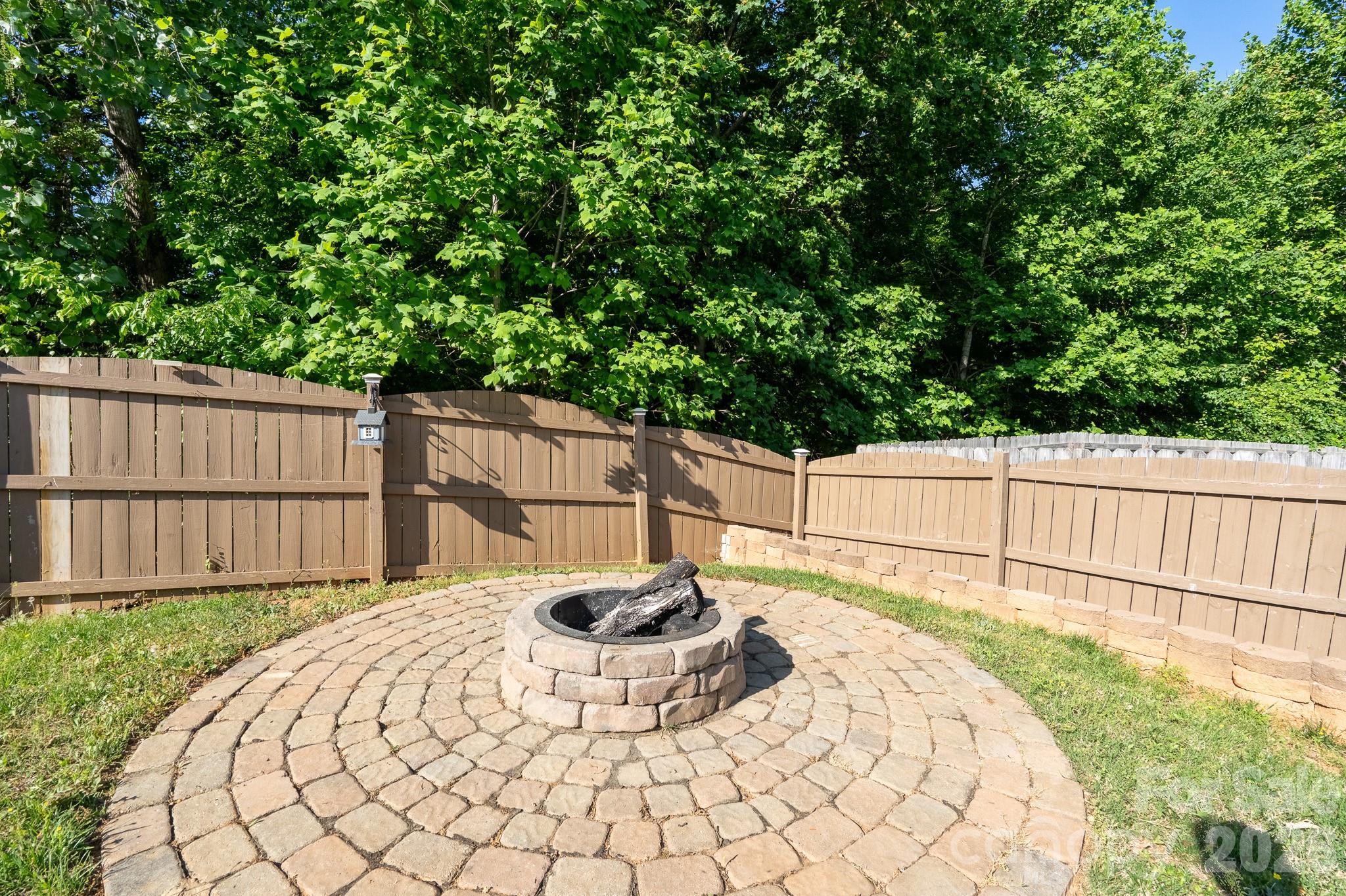 7329 Hidden Creek Drive — Charlotte