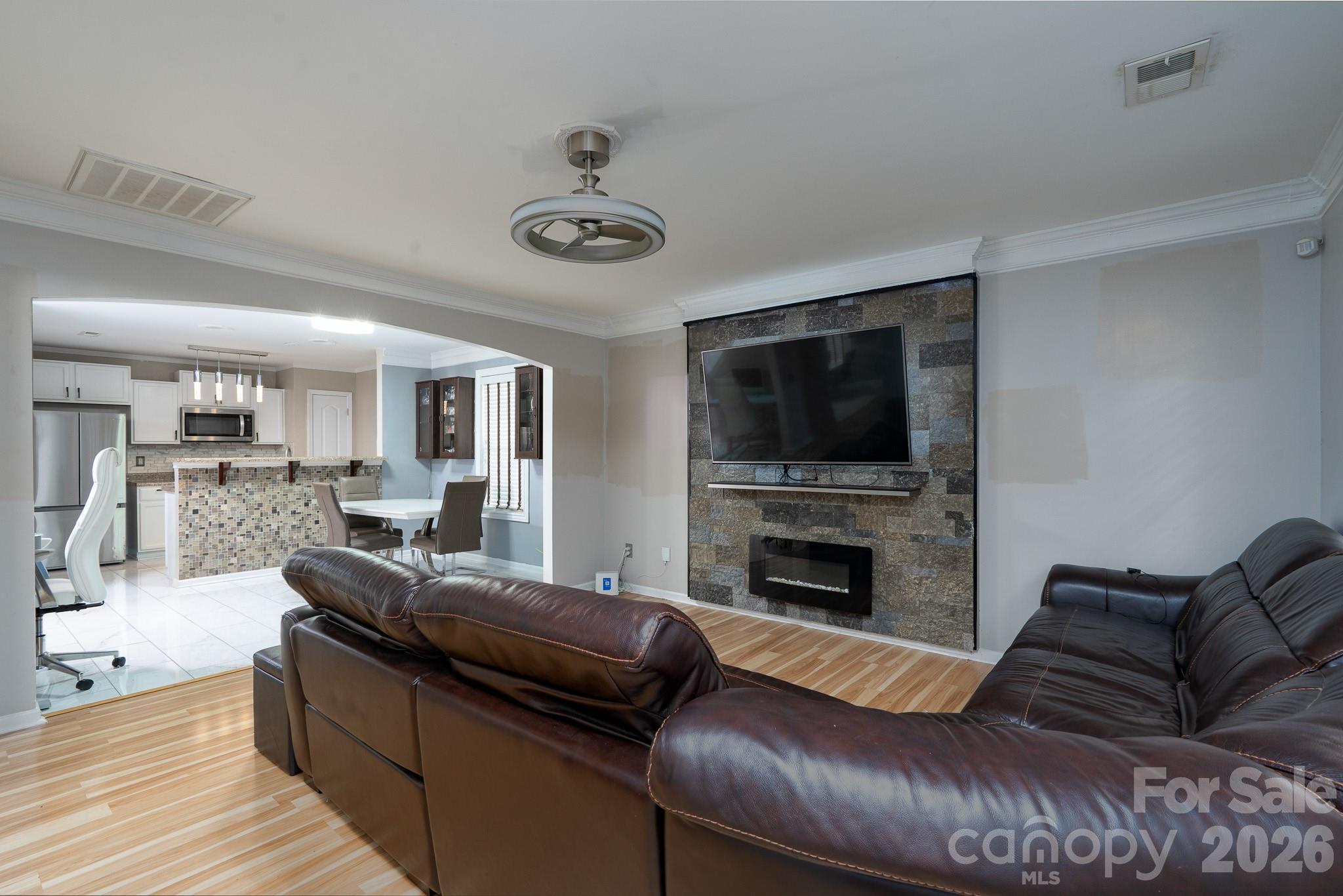 7329 Hidden Creek Drive — Charlotte
