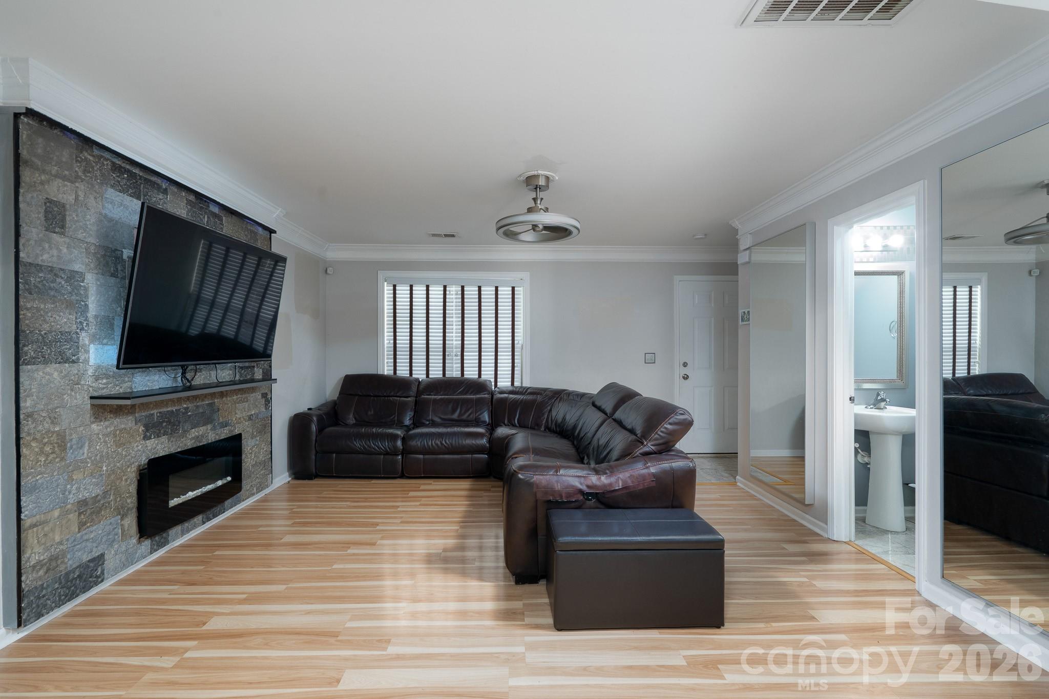 7329 Hidden Creek Drive — Charlotte