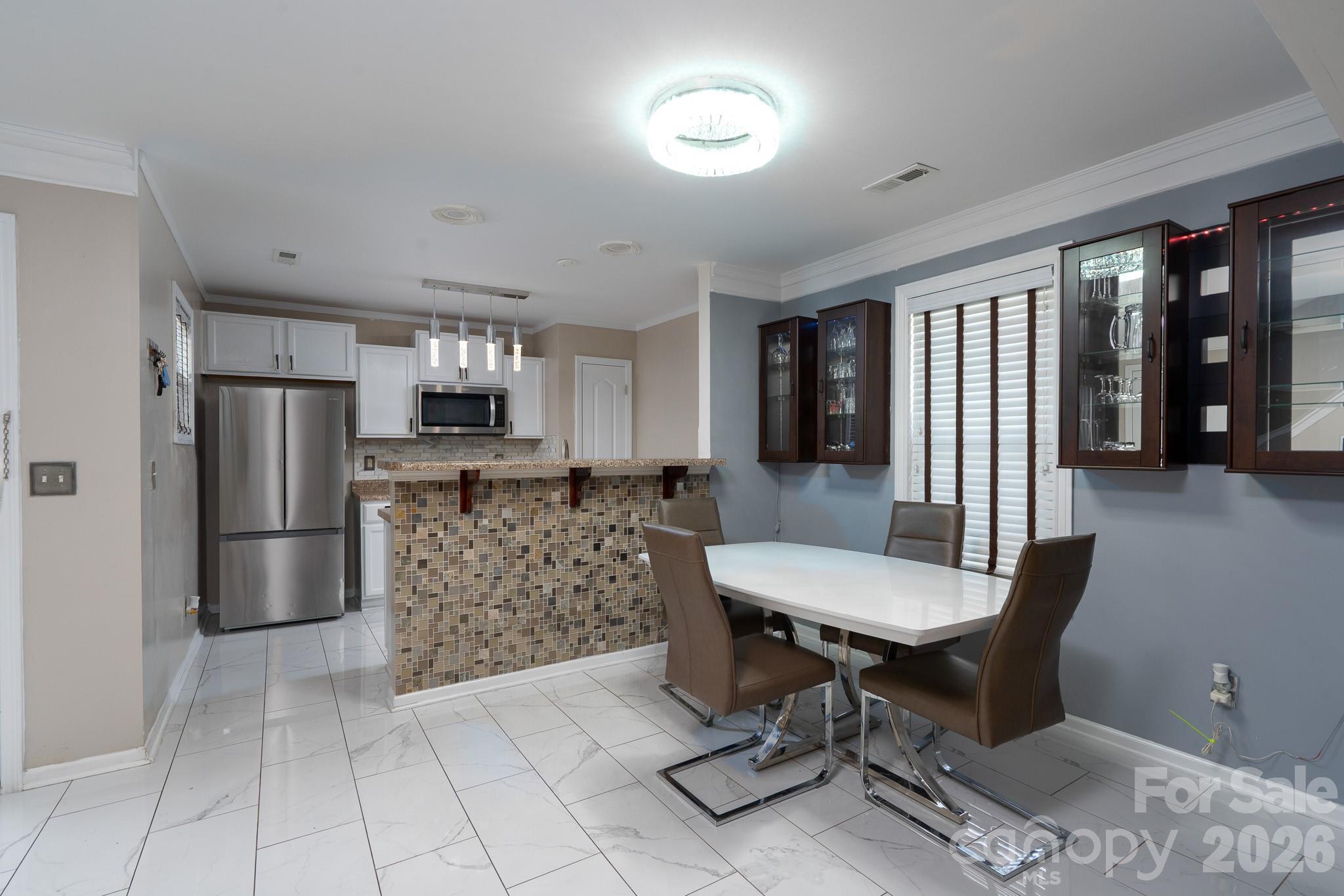 7329 Hidden Creek Drive — Charlotte