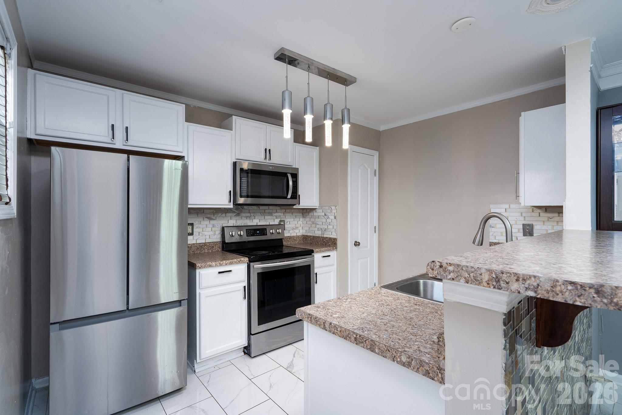 7329 Hidden Creek Drive — Charlotte