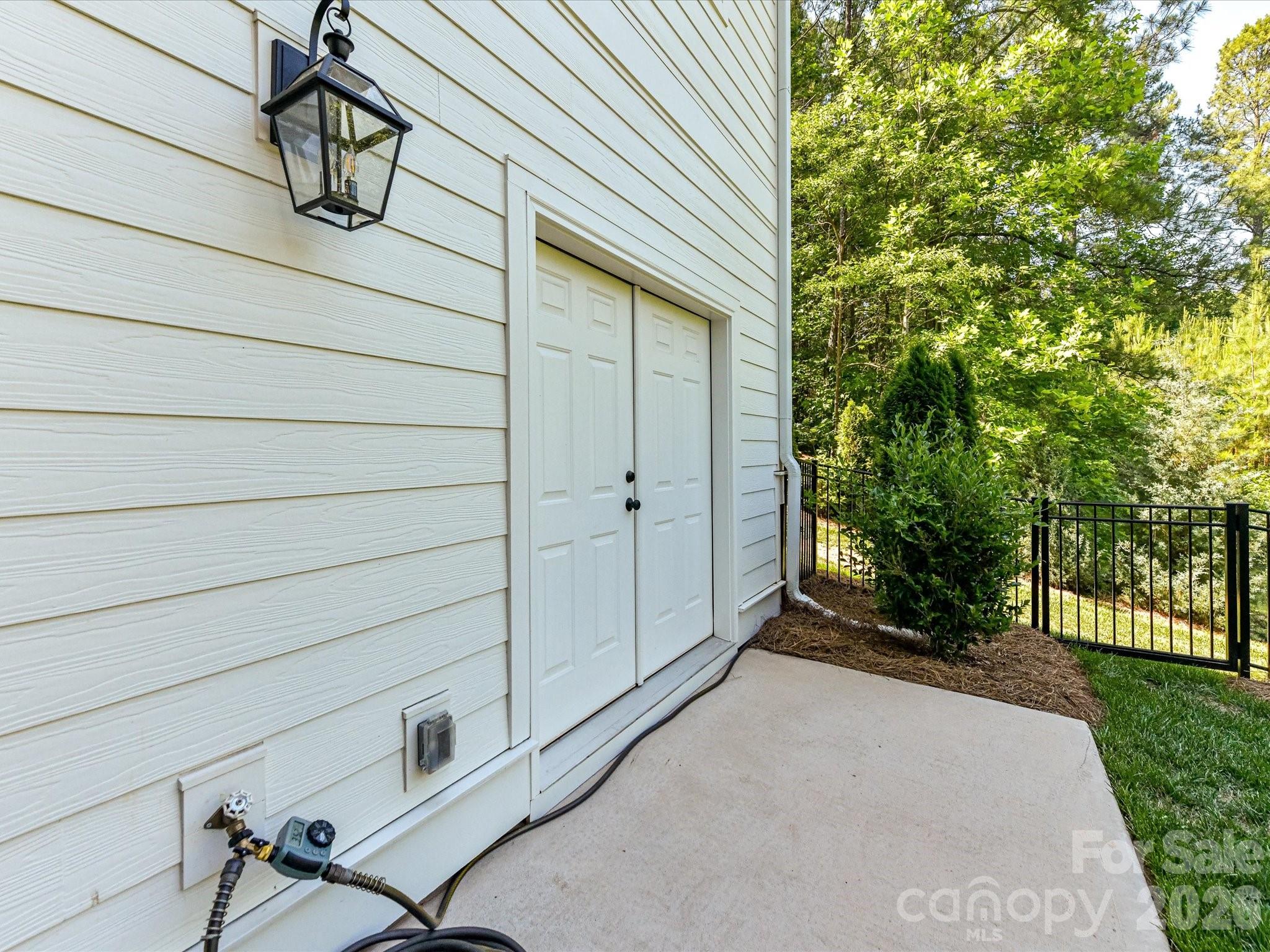 202 Streamwood Road — Troutman