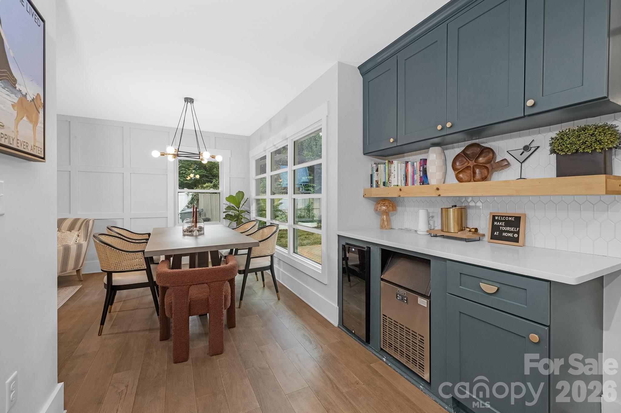 6213 Sharon Road — Charlotte