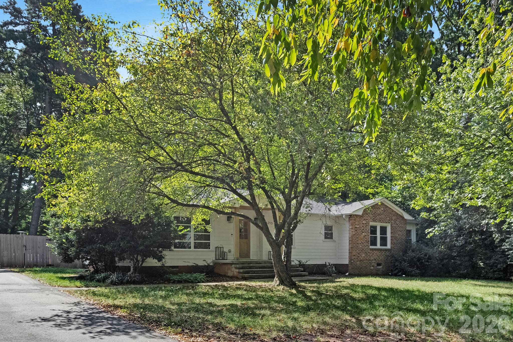 6213 Sharon Road — Charlotte