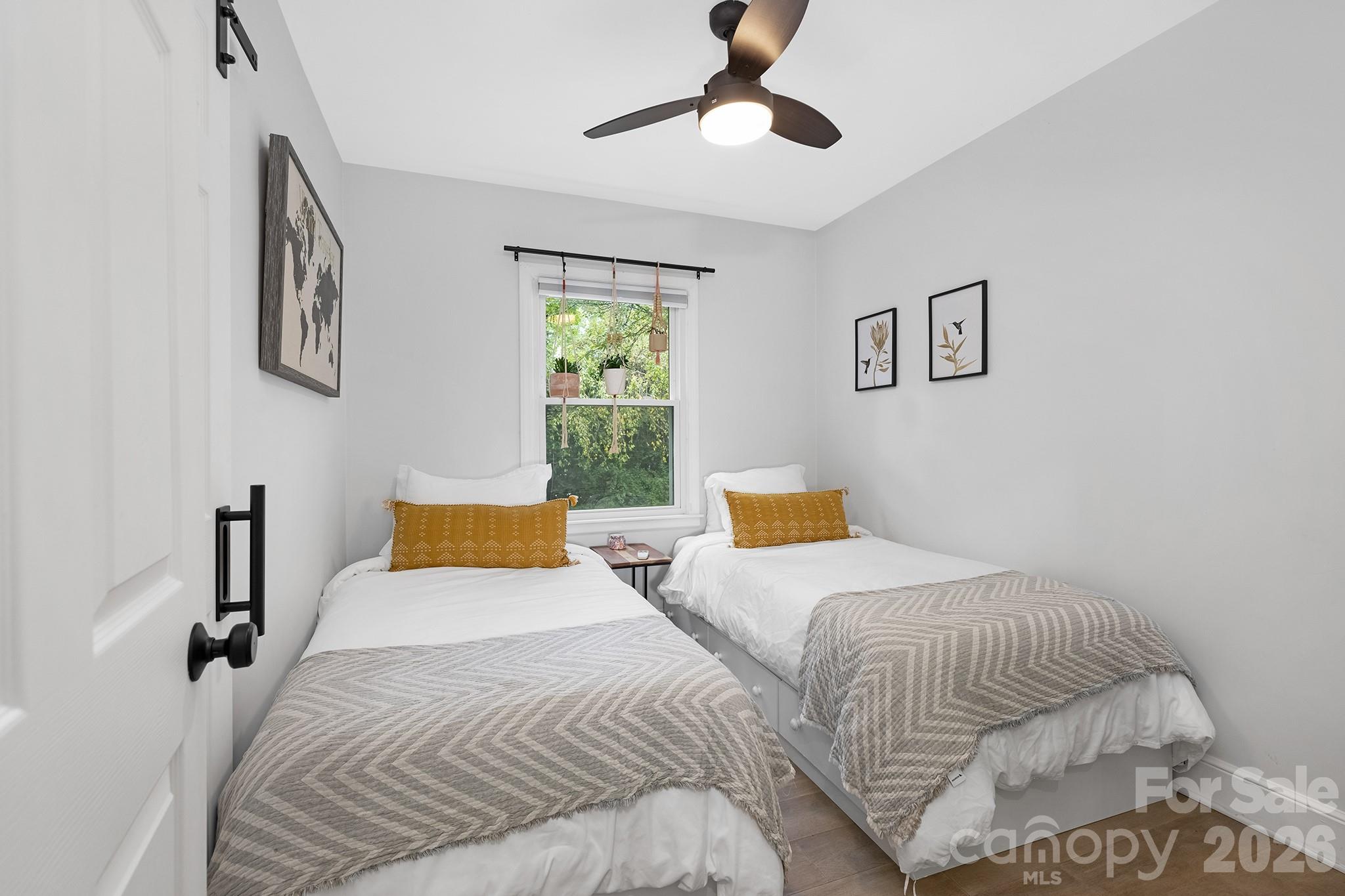 6213 Sharon Road — Charlotte