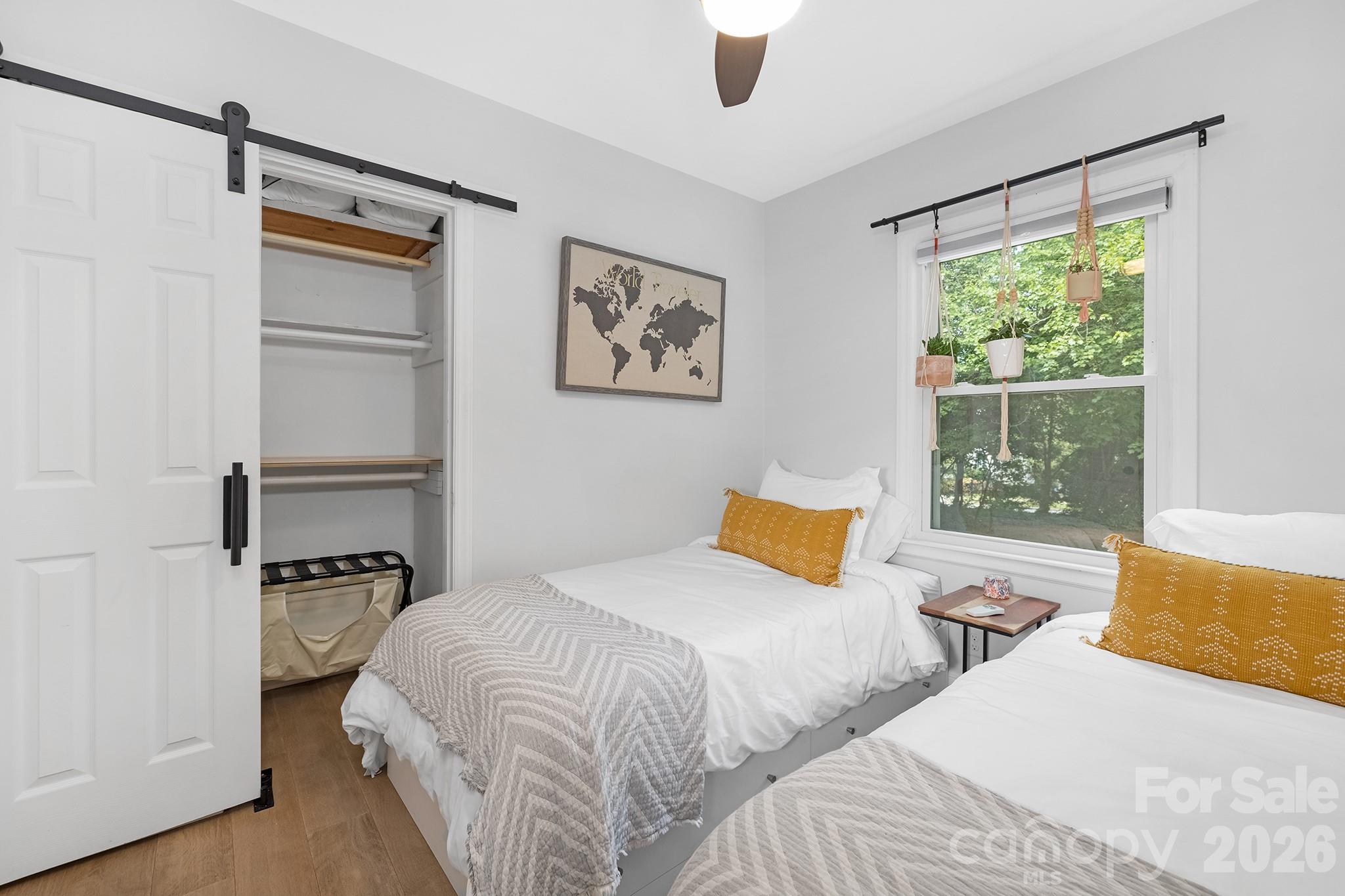 6213 Sharon Road — Charlotte