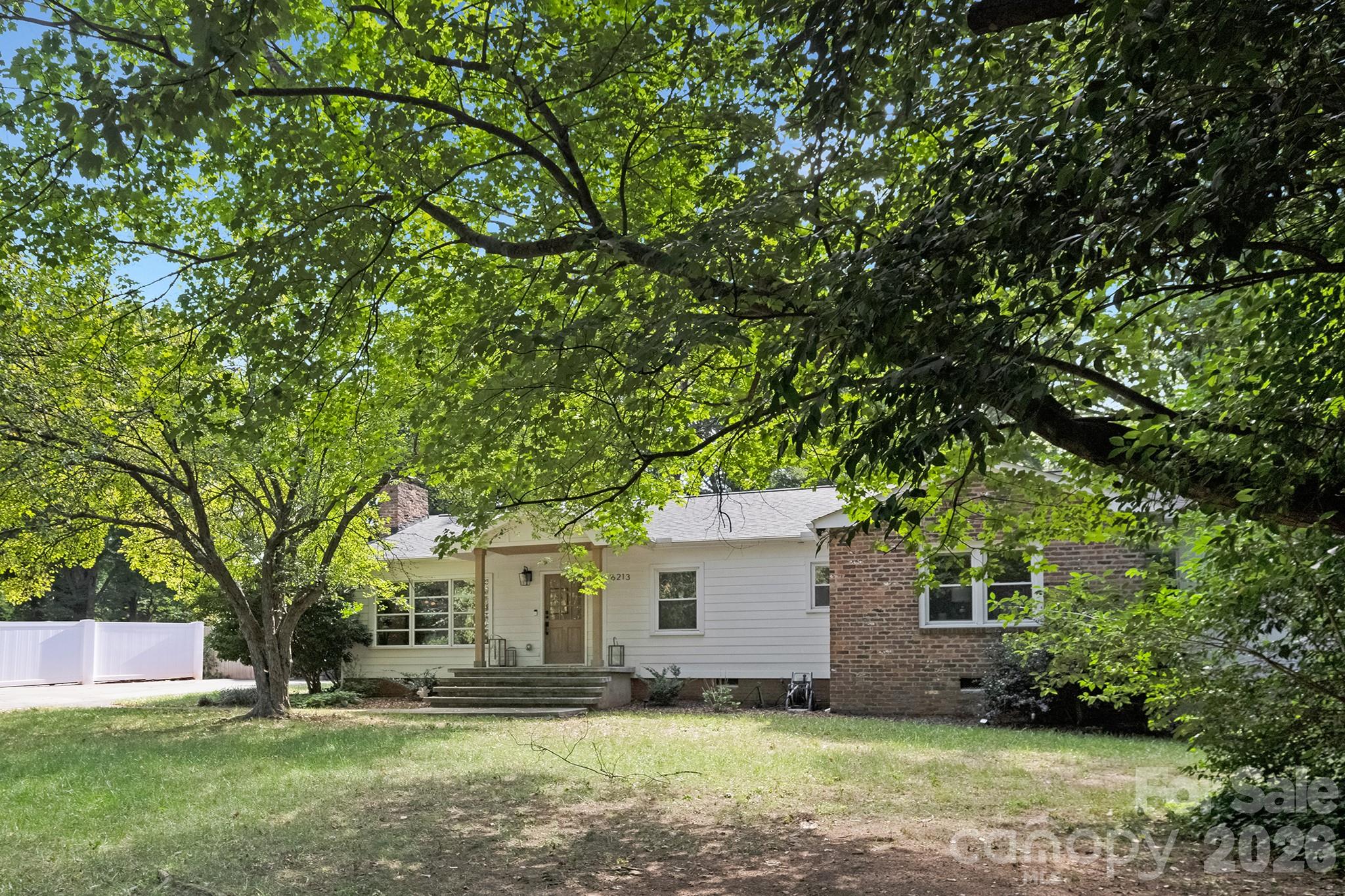 6213 Sharon Road — Charlotte