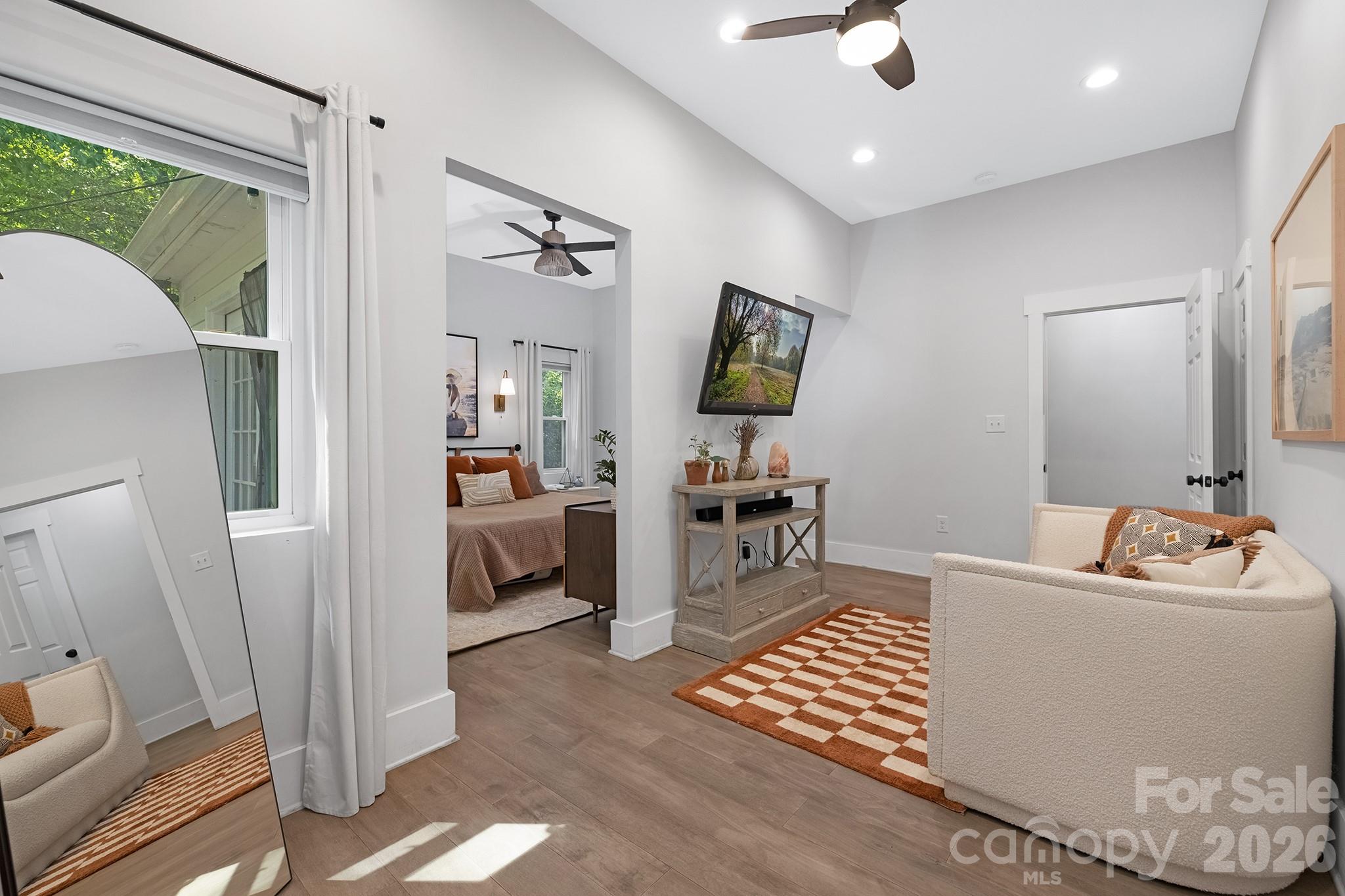 6213 Sharon Road — Charlotte