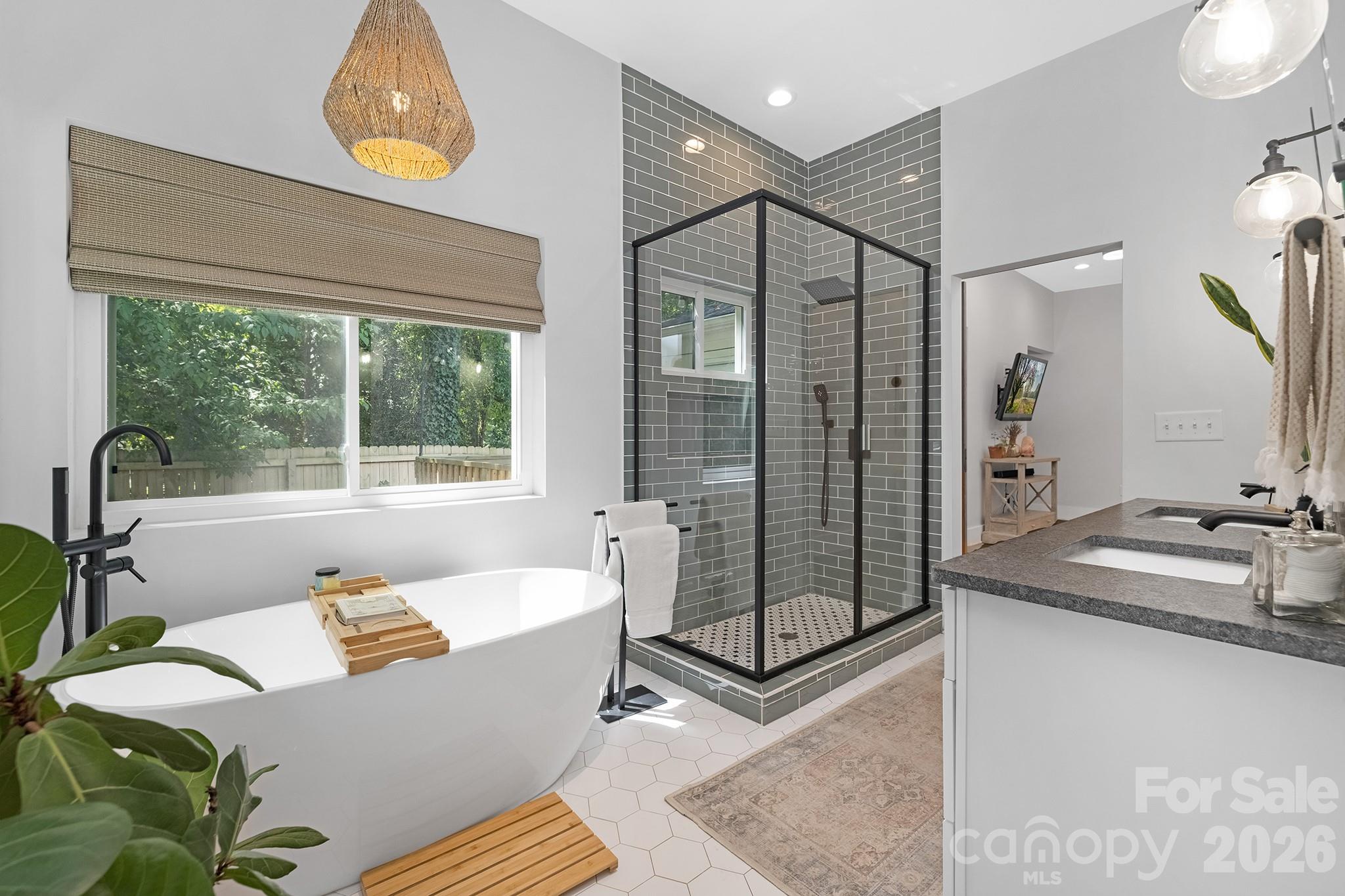 6213 Sharon Road — Charlotte