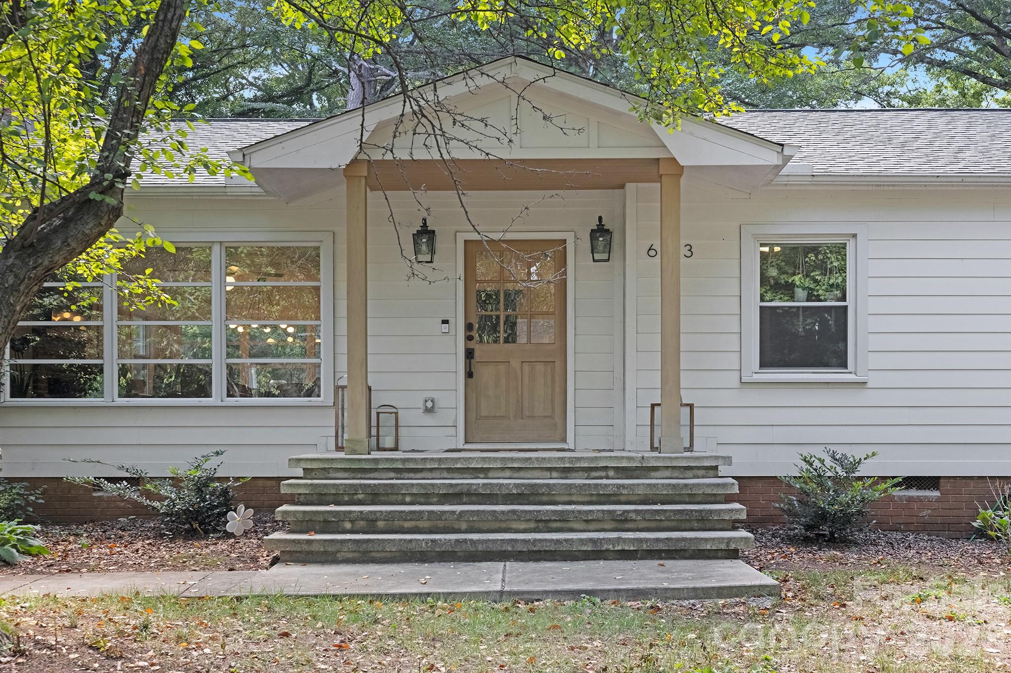 6213 Sharon Road — Charlotte