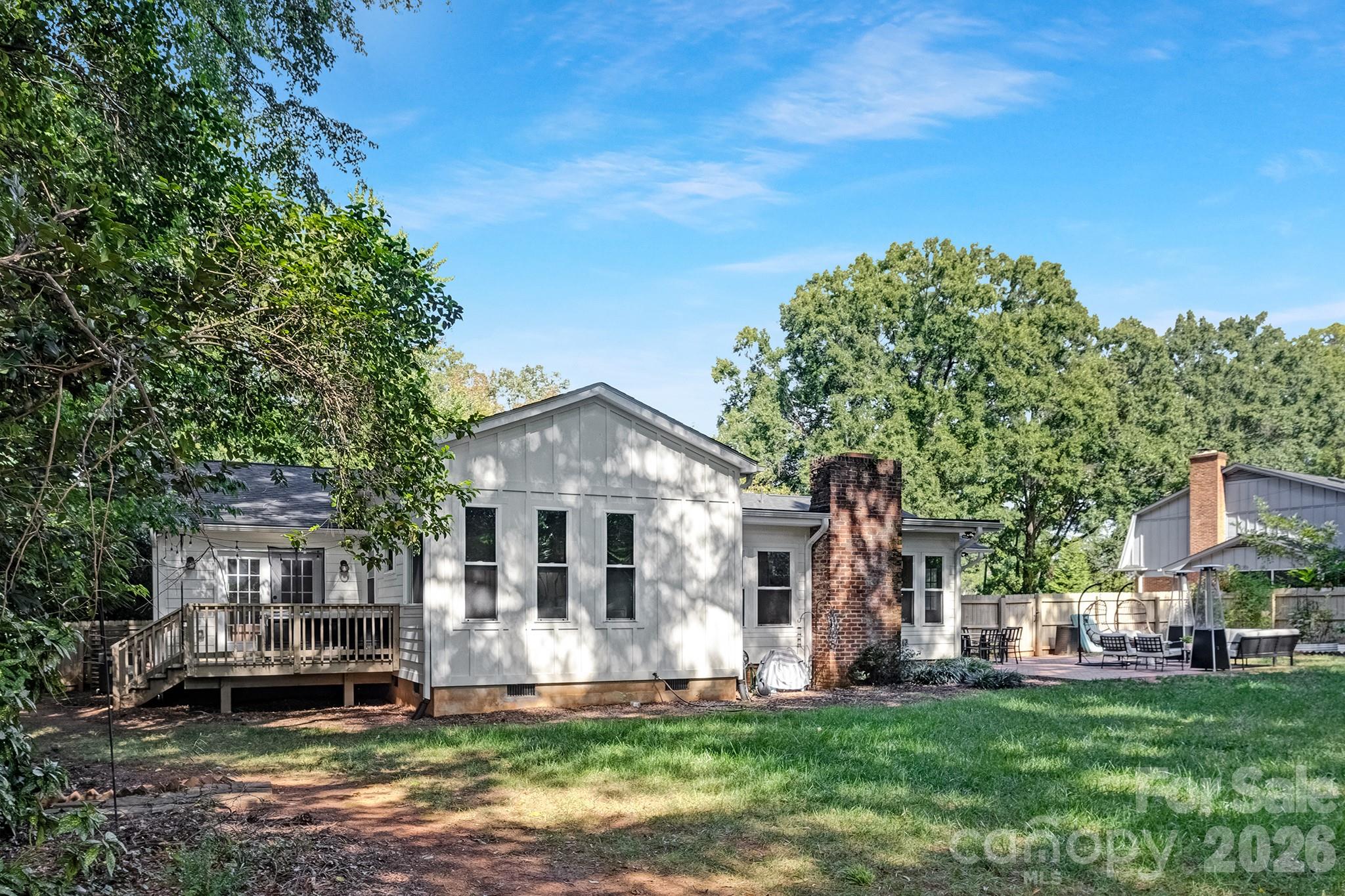 6213 Sharon Road — Charlotte
