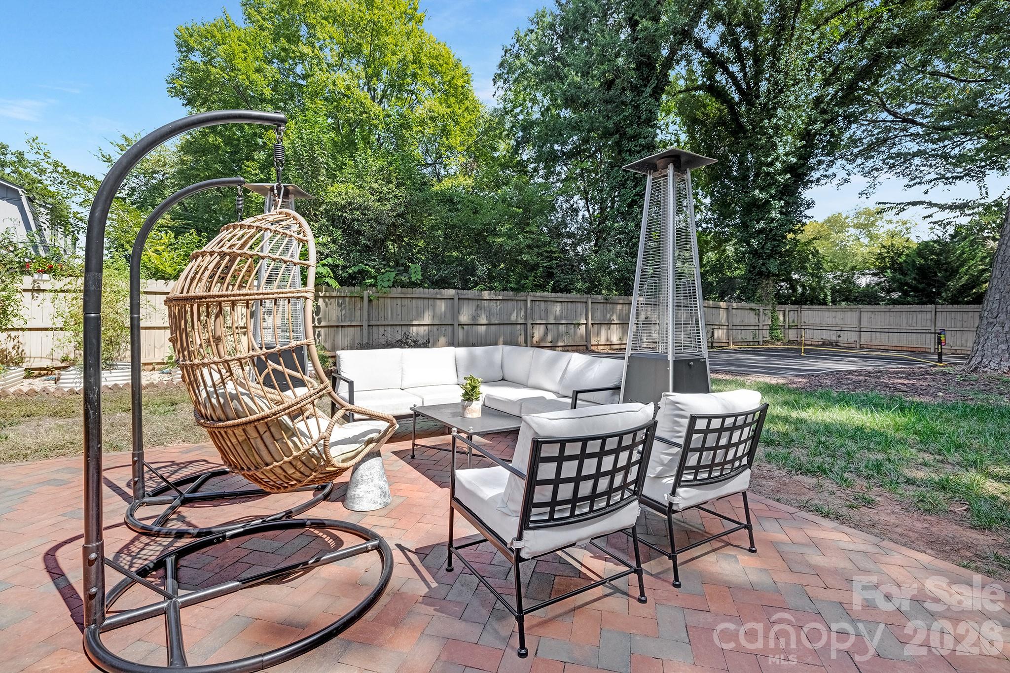 6213 Sharon Road — Charlotte