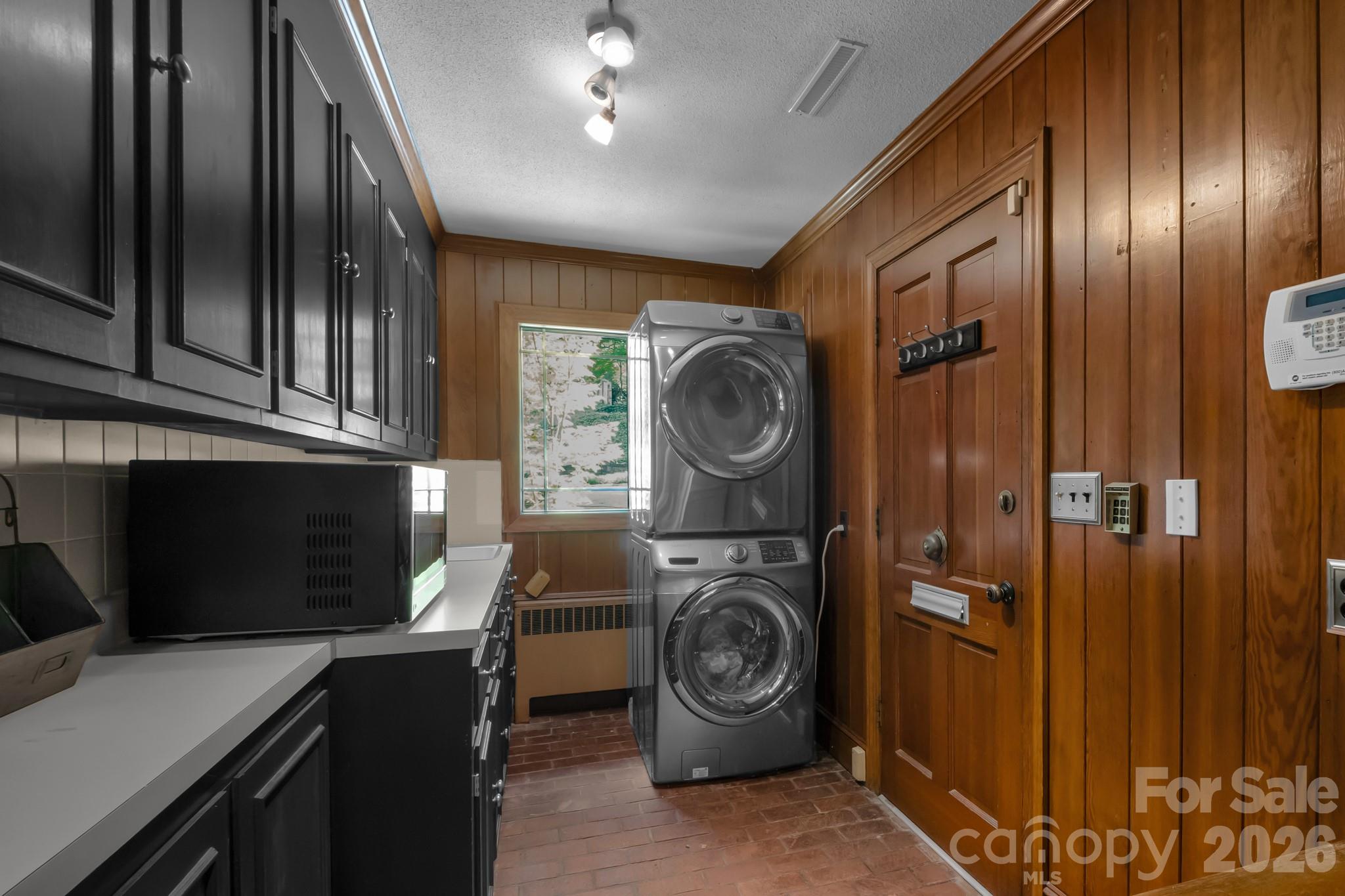1715 Buena Vista Road — Winston Salem