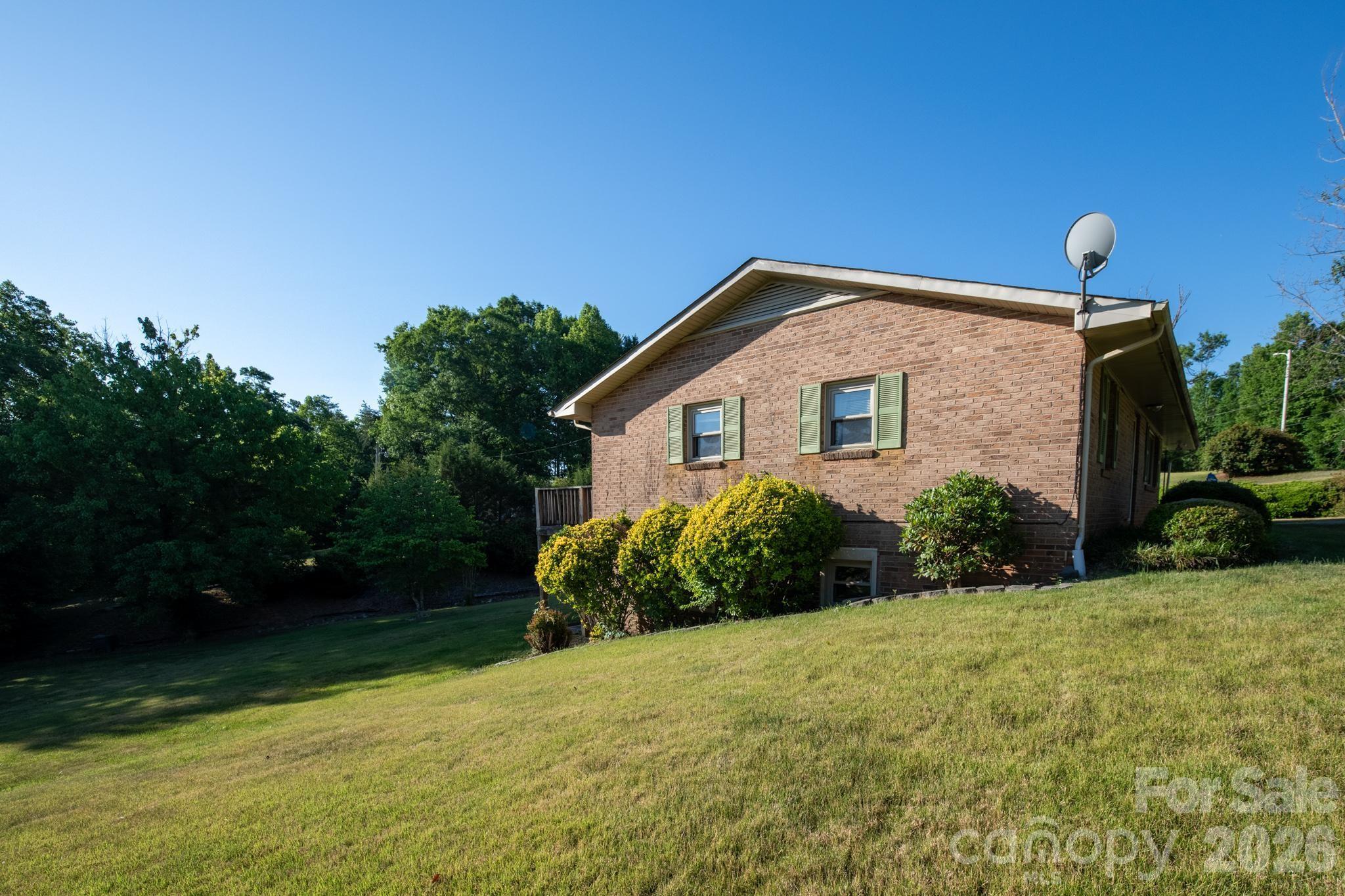4024 Piney Road — Morganton