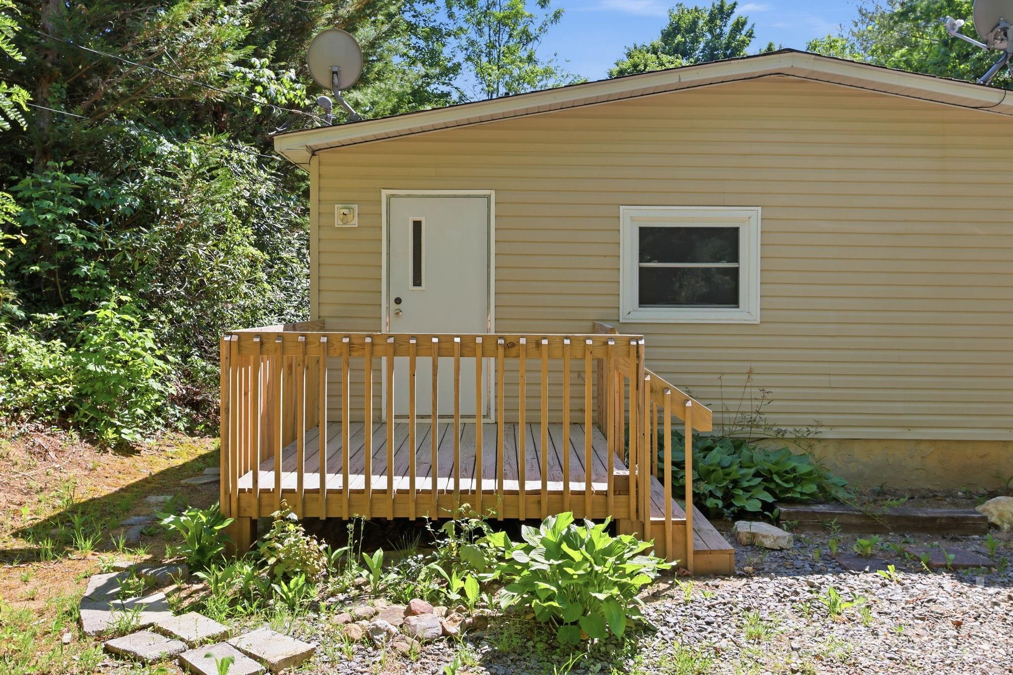 25 Glenn Lance Lane — Fairview