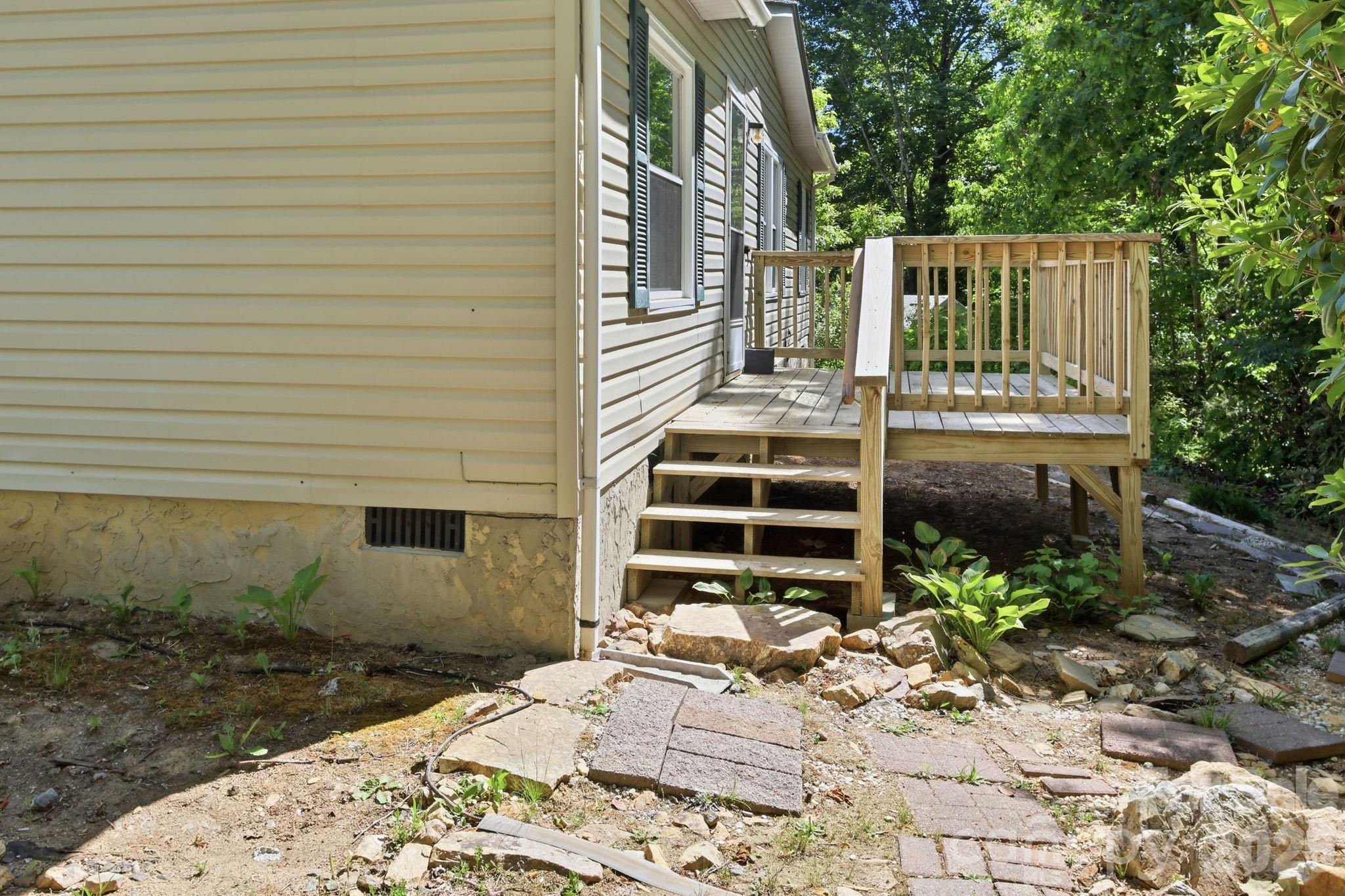 25 Glenn Lance Lane — Fairview