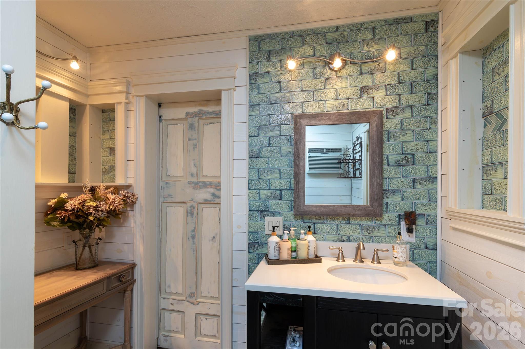 214 Chin Tree Road — Sylva