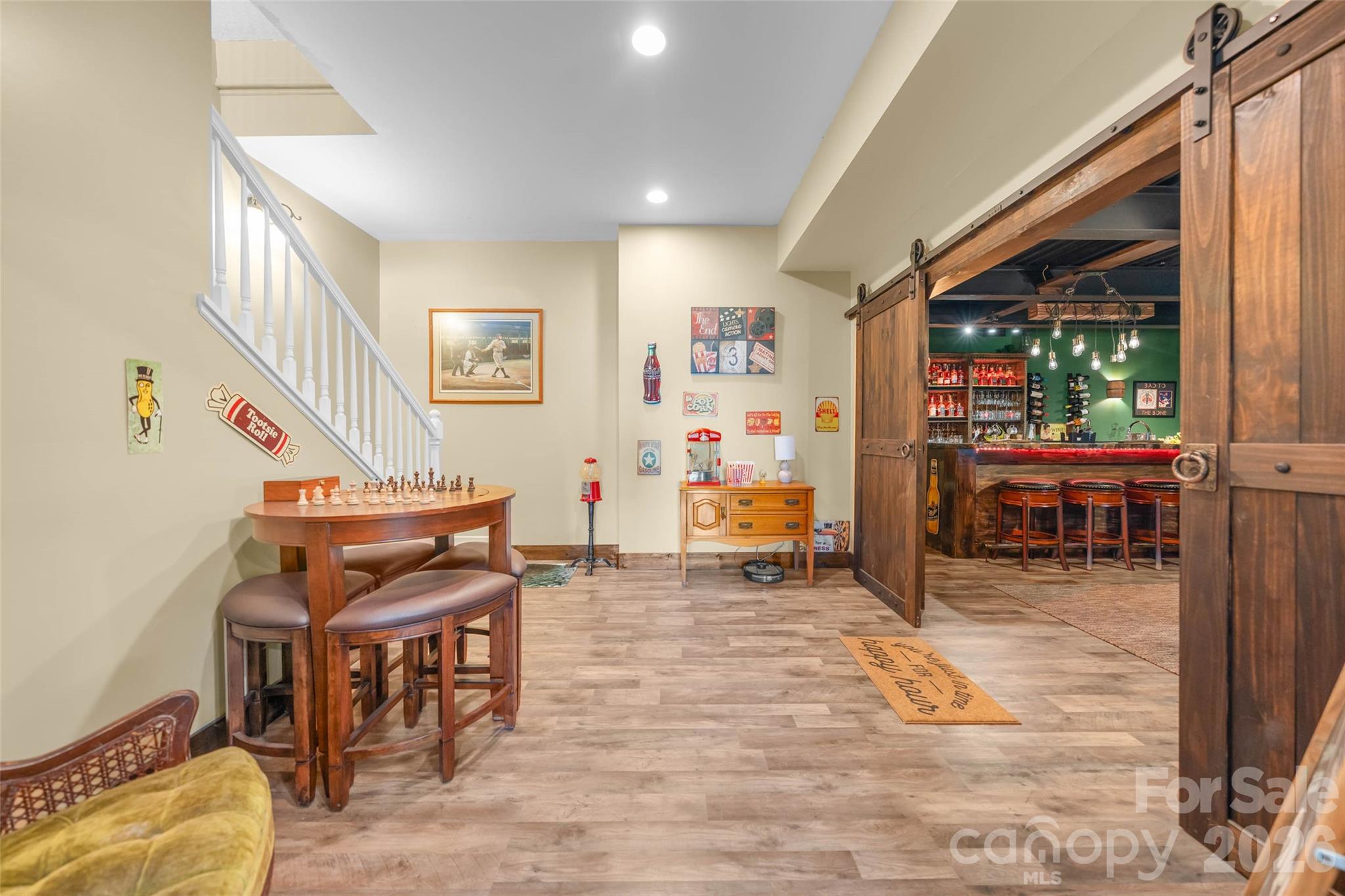 350 Vista Point Drive — Weaverville