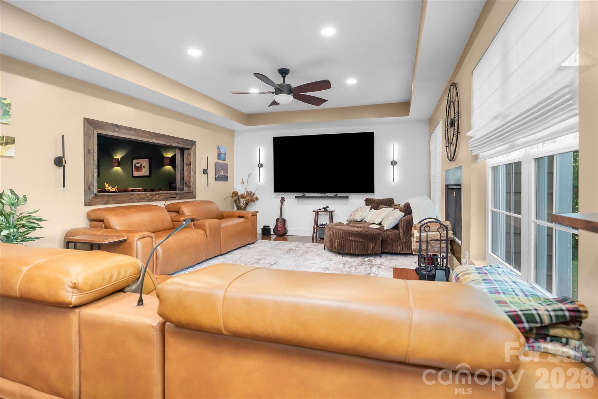 350 Vista Point Drive — Weaverville