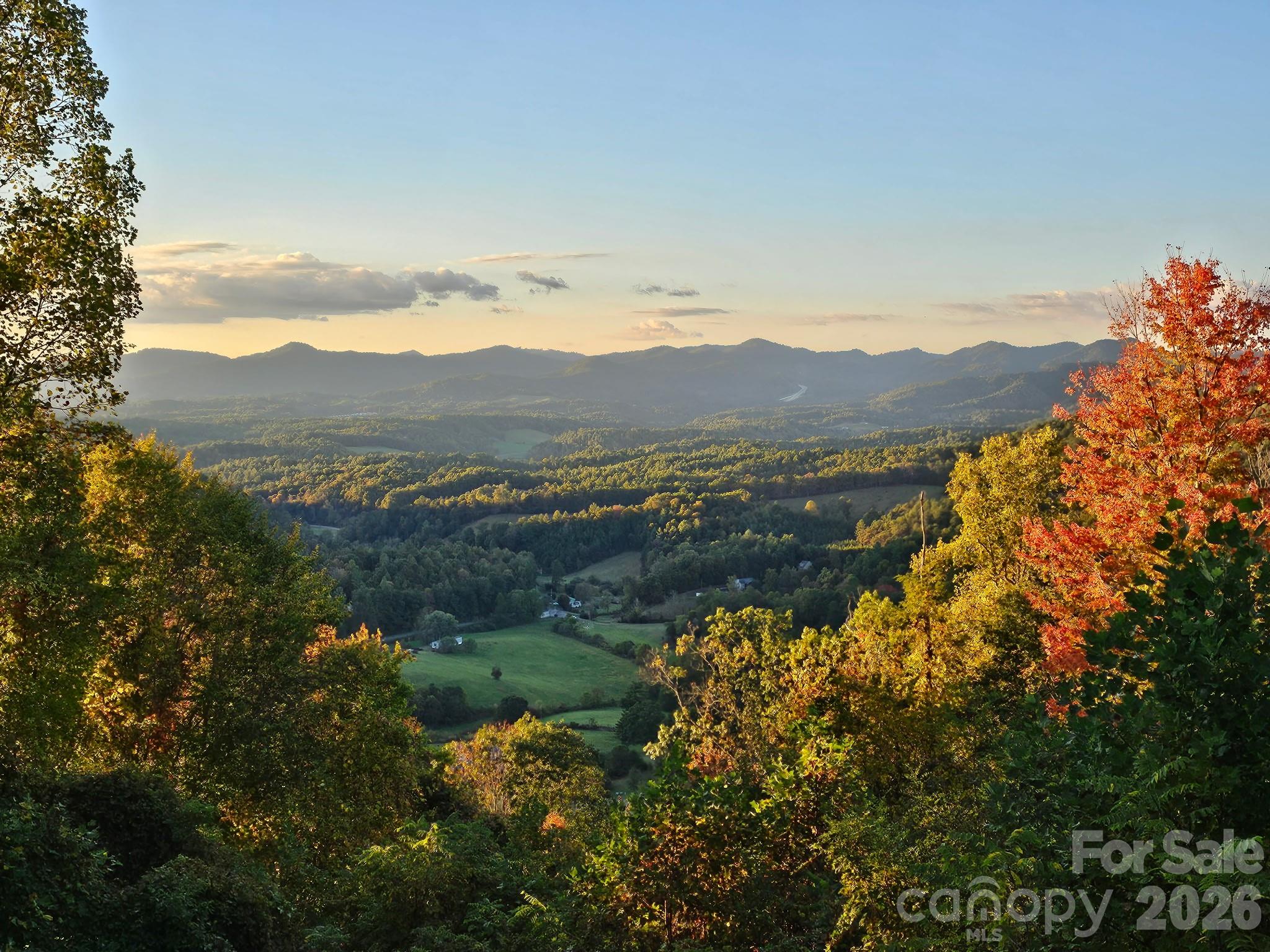 350 Vista Point Drive — Weaverville