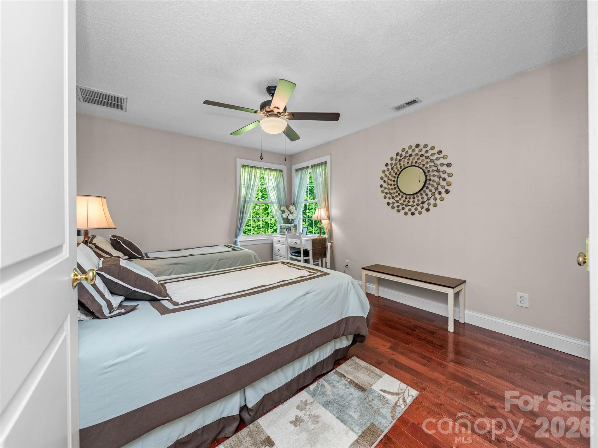 350 Vista Point Drive — Weaverville
