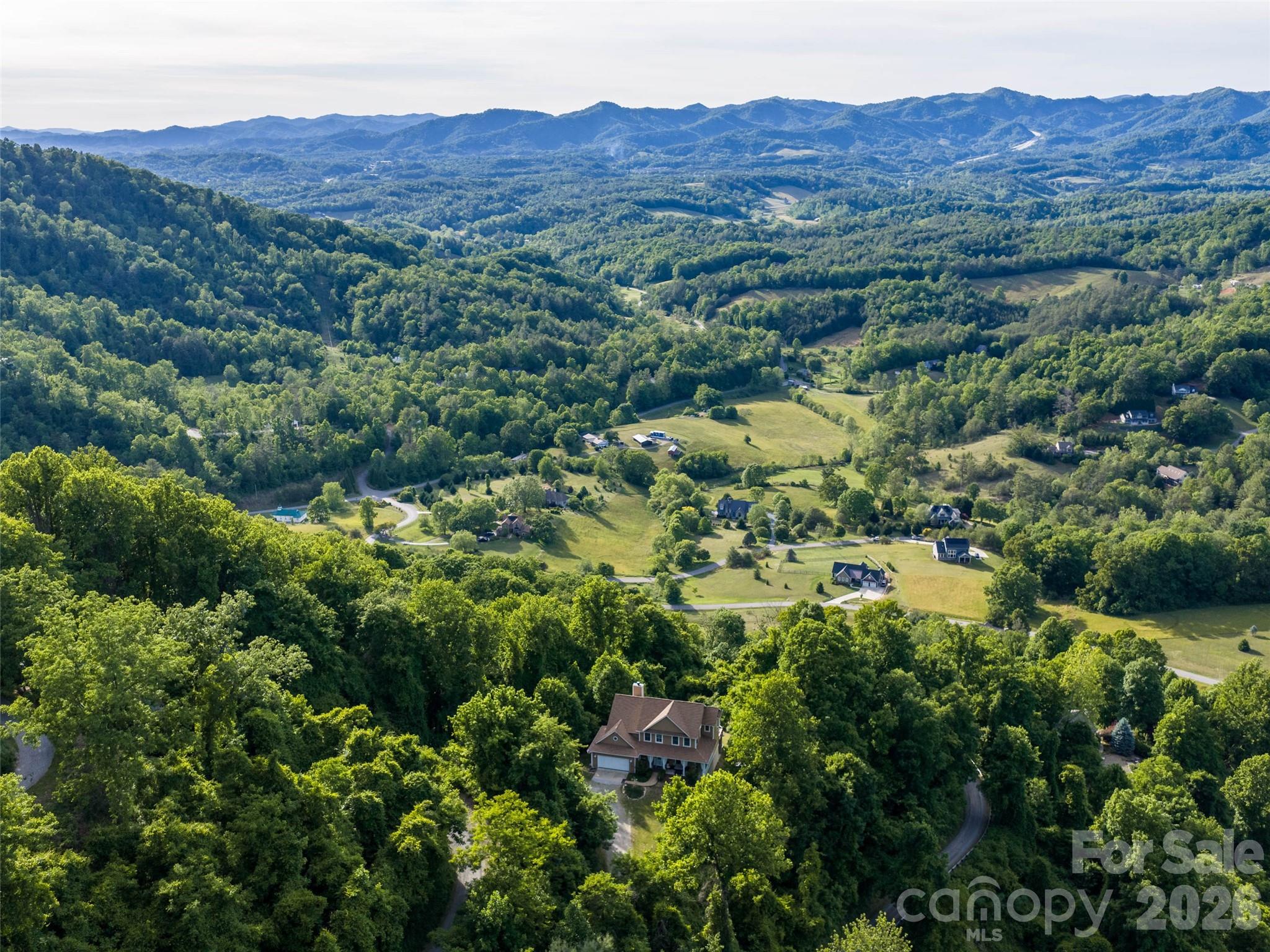350 Vista Point Drive — Weaverville