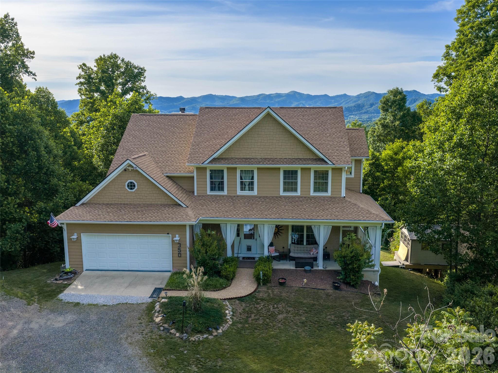 350 Vista Point Drive — Weaverville