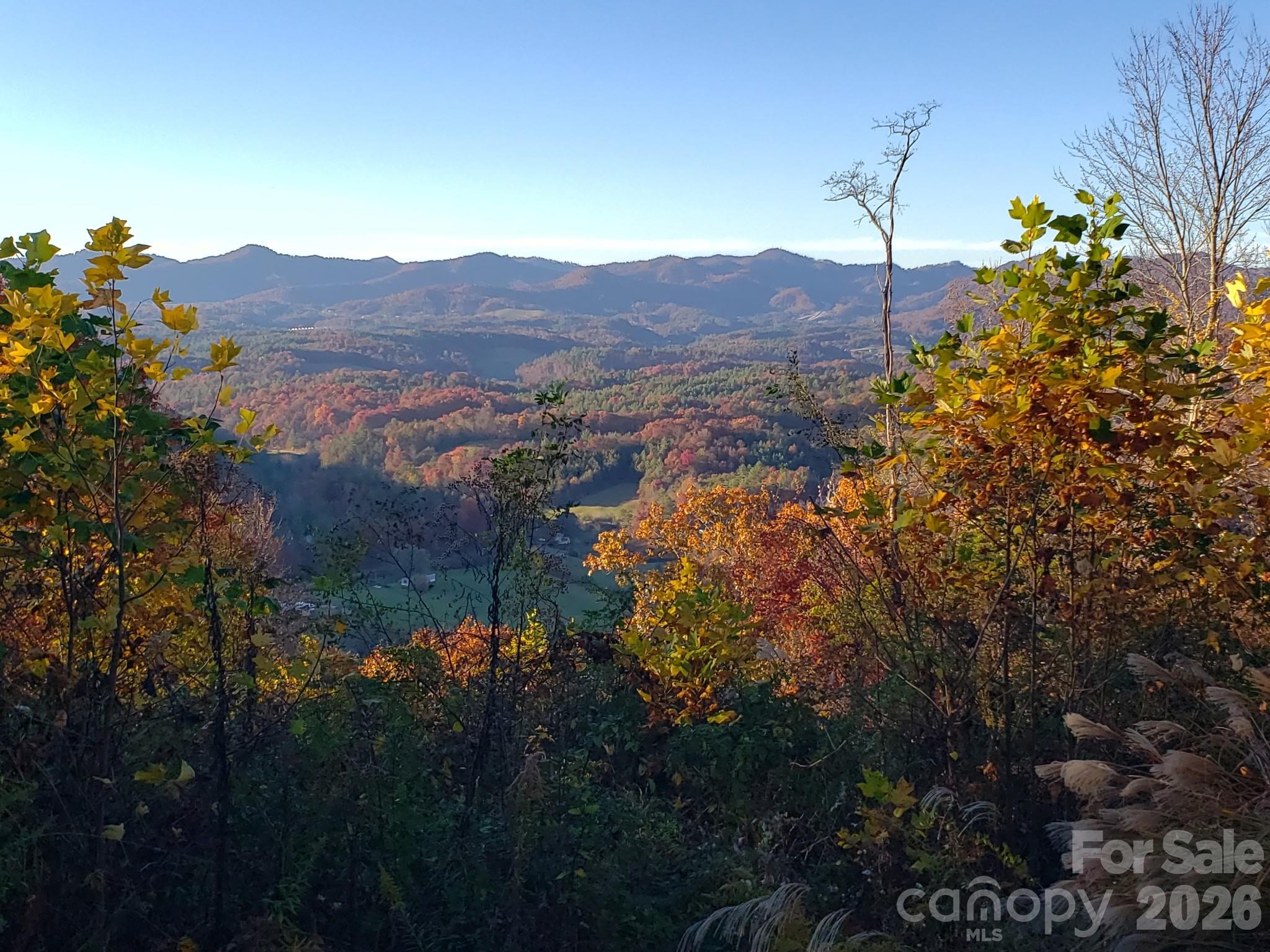 350 Vista Point Drive — Weaverville