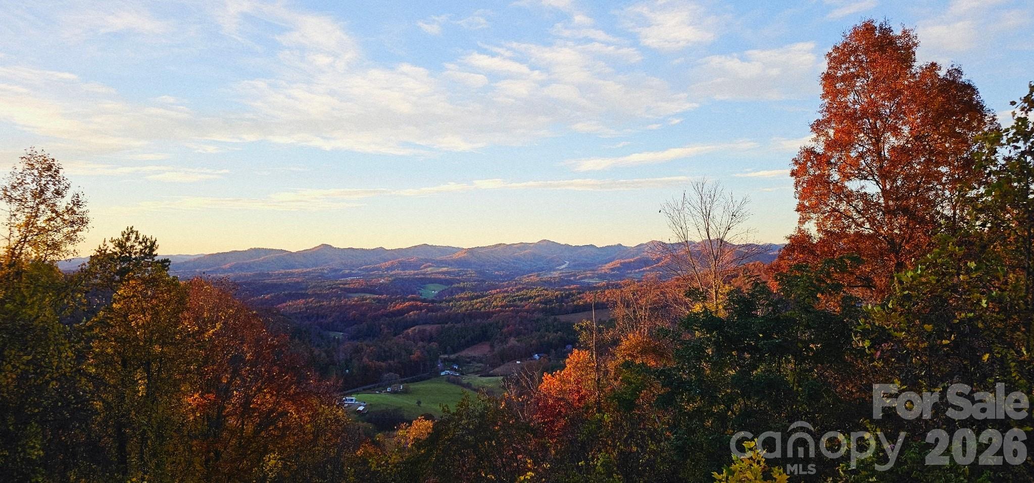 350 Vista Point Drive — Weaverville