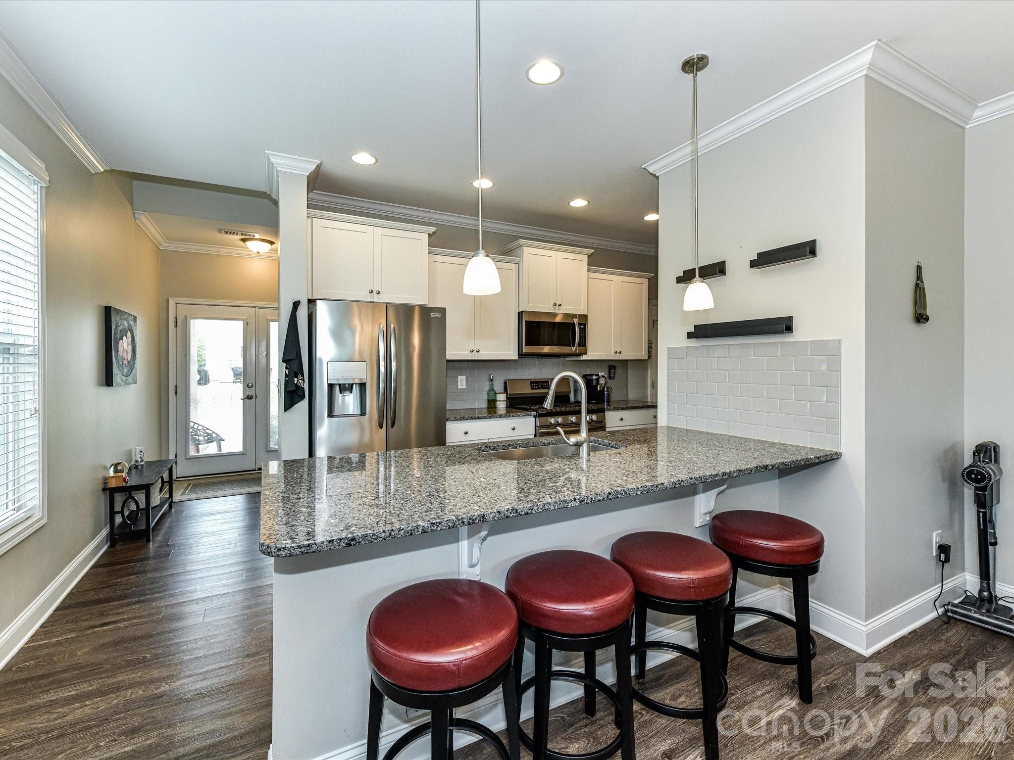905 Pennington Drive — Lancaster