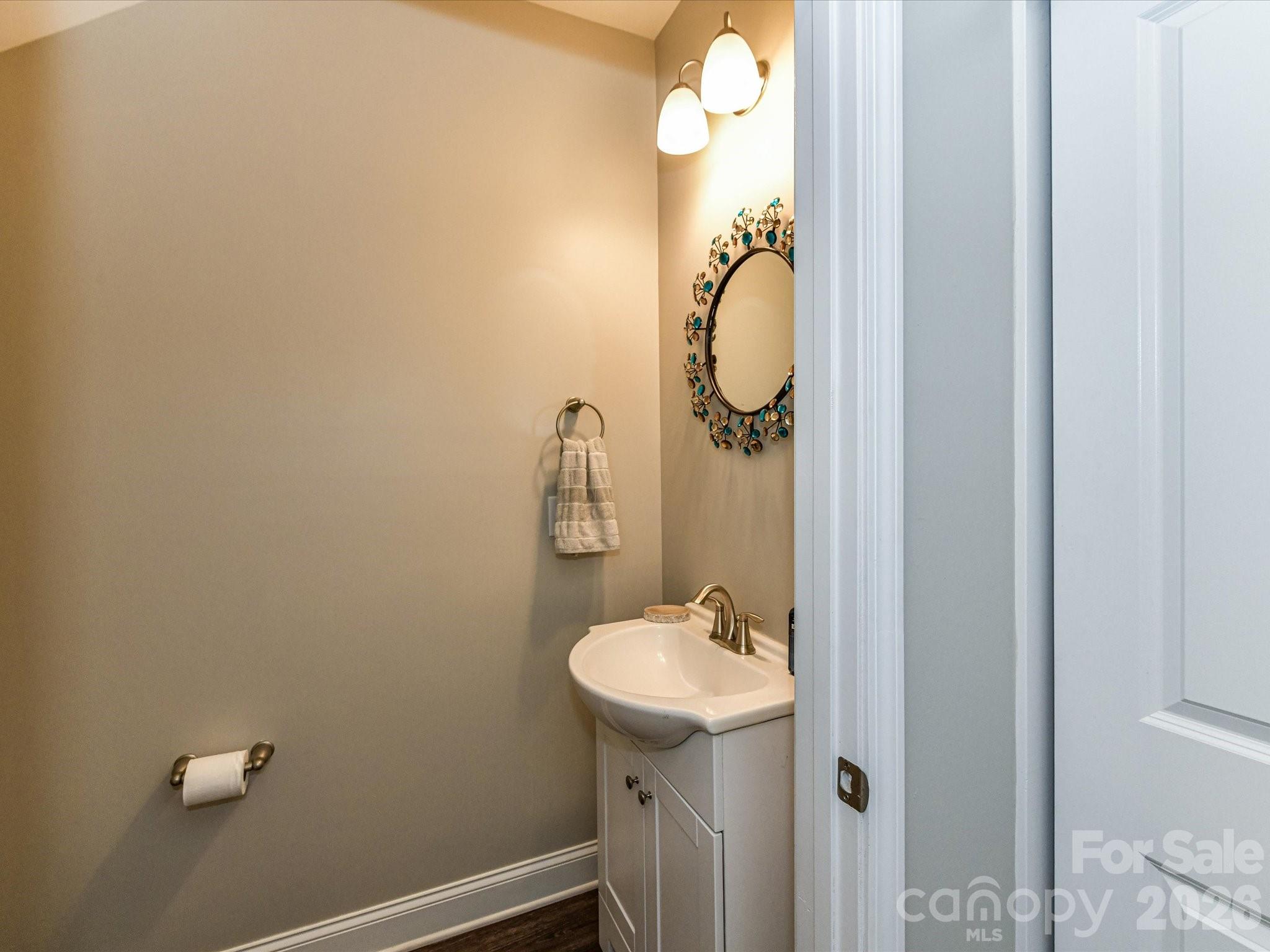 905 Pennington Drive — Lancaster