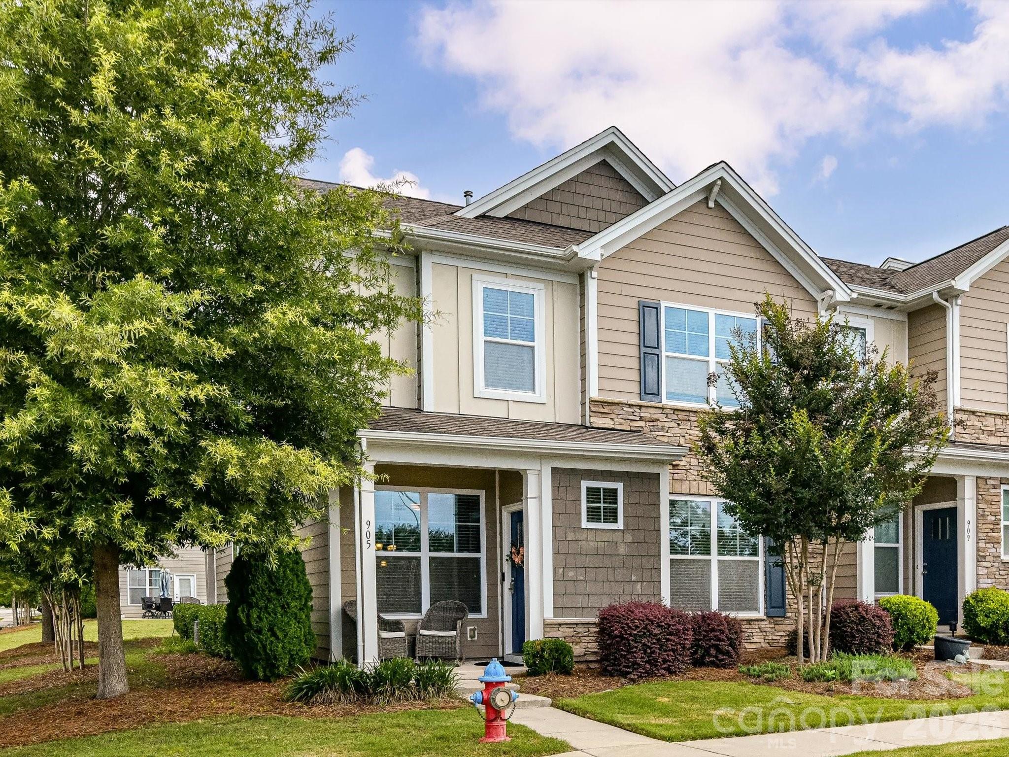 905 Pennington Drive — Lancaster