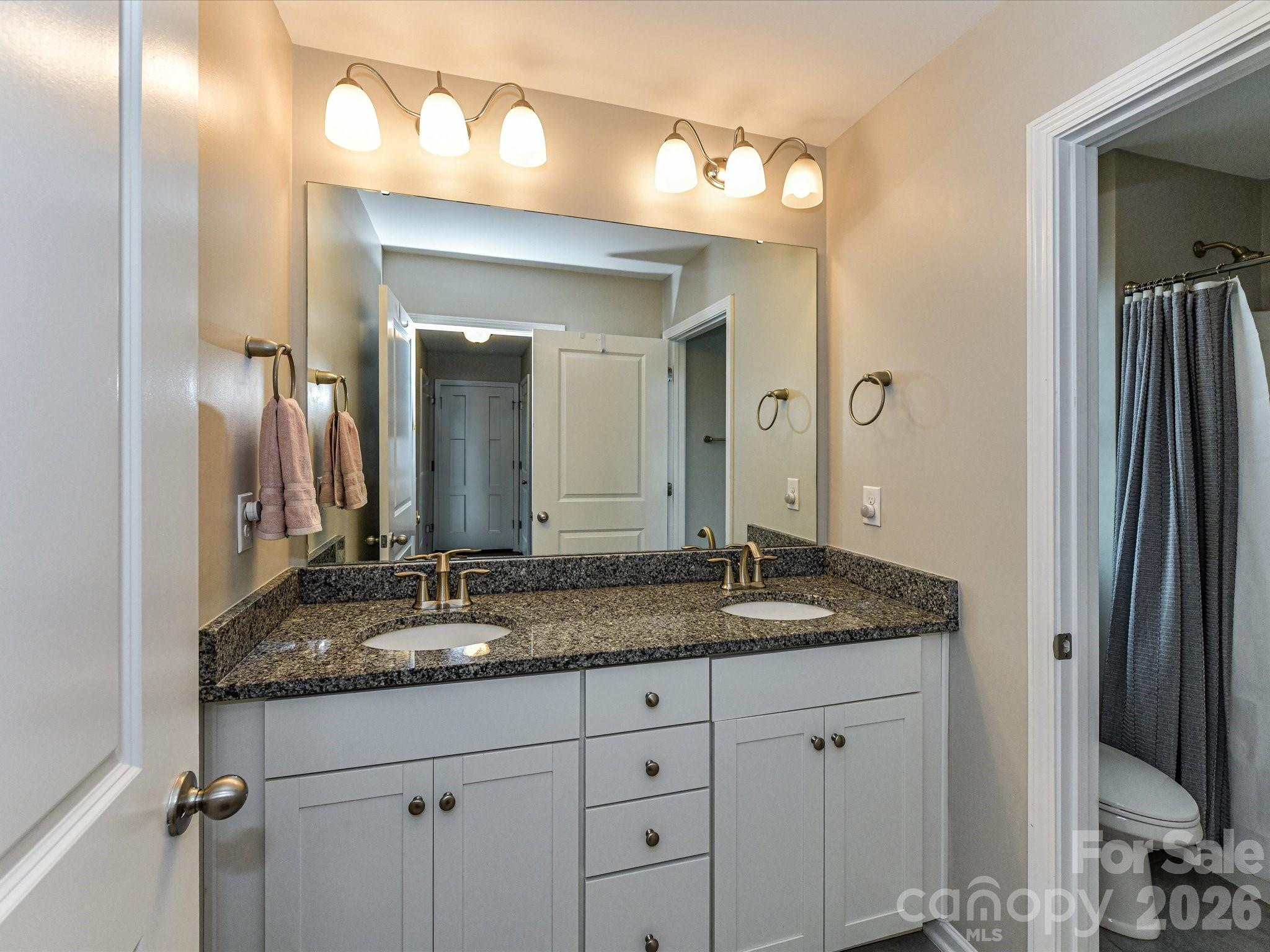 905 Pennington Drive — Lancaster