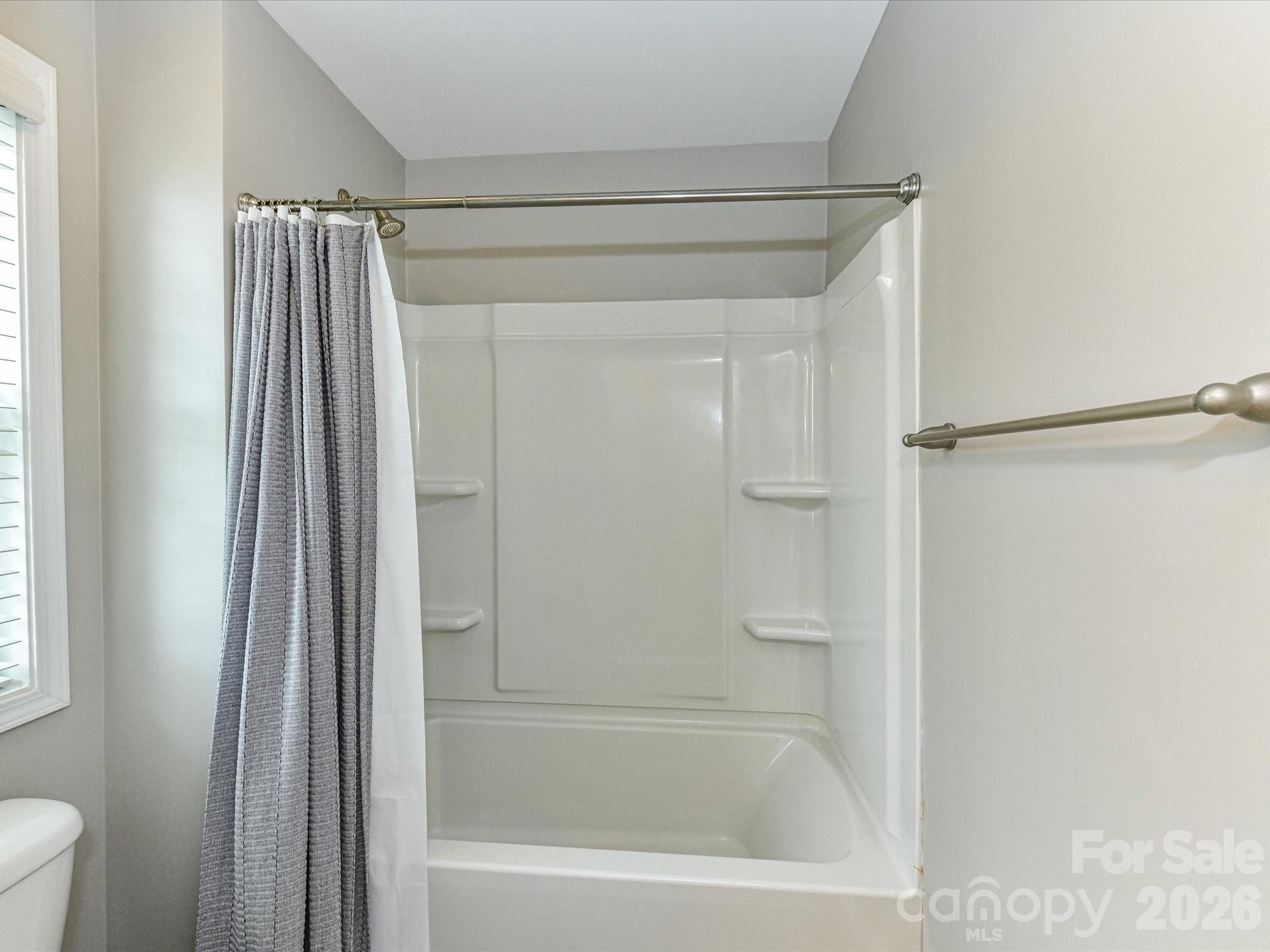 905 Pennington Drive — Lancaster