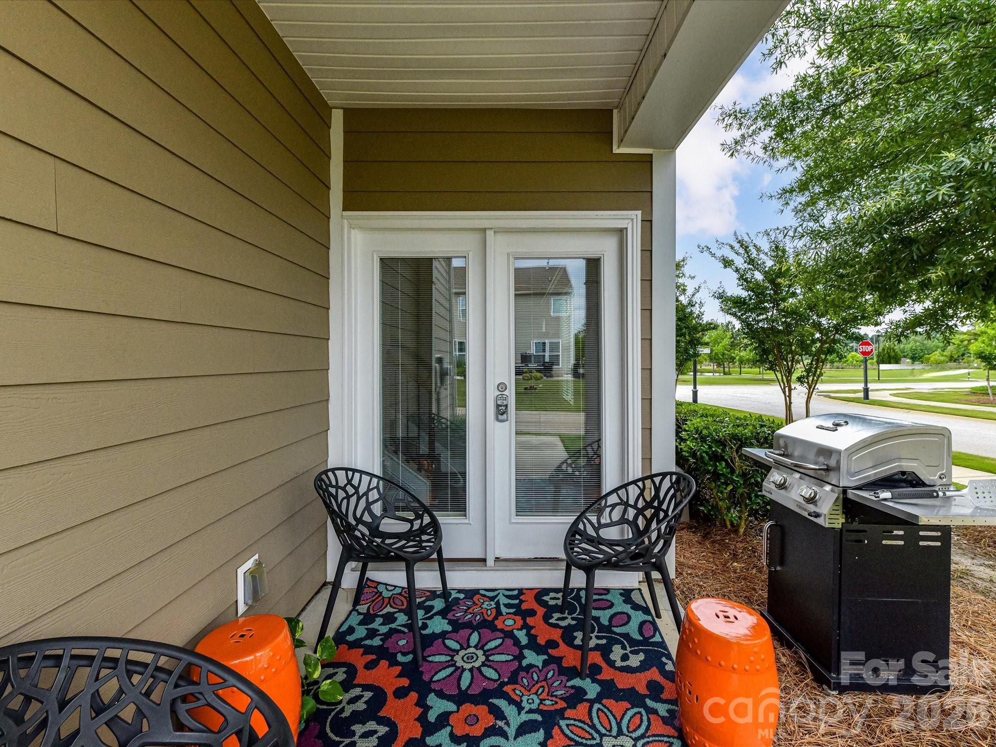 905 Pennington Drive — Lancaster