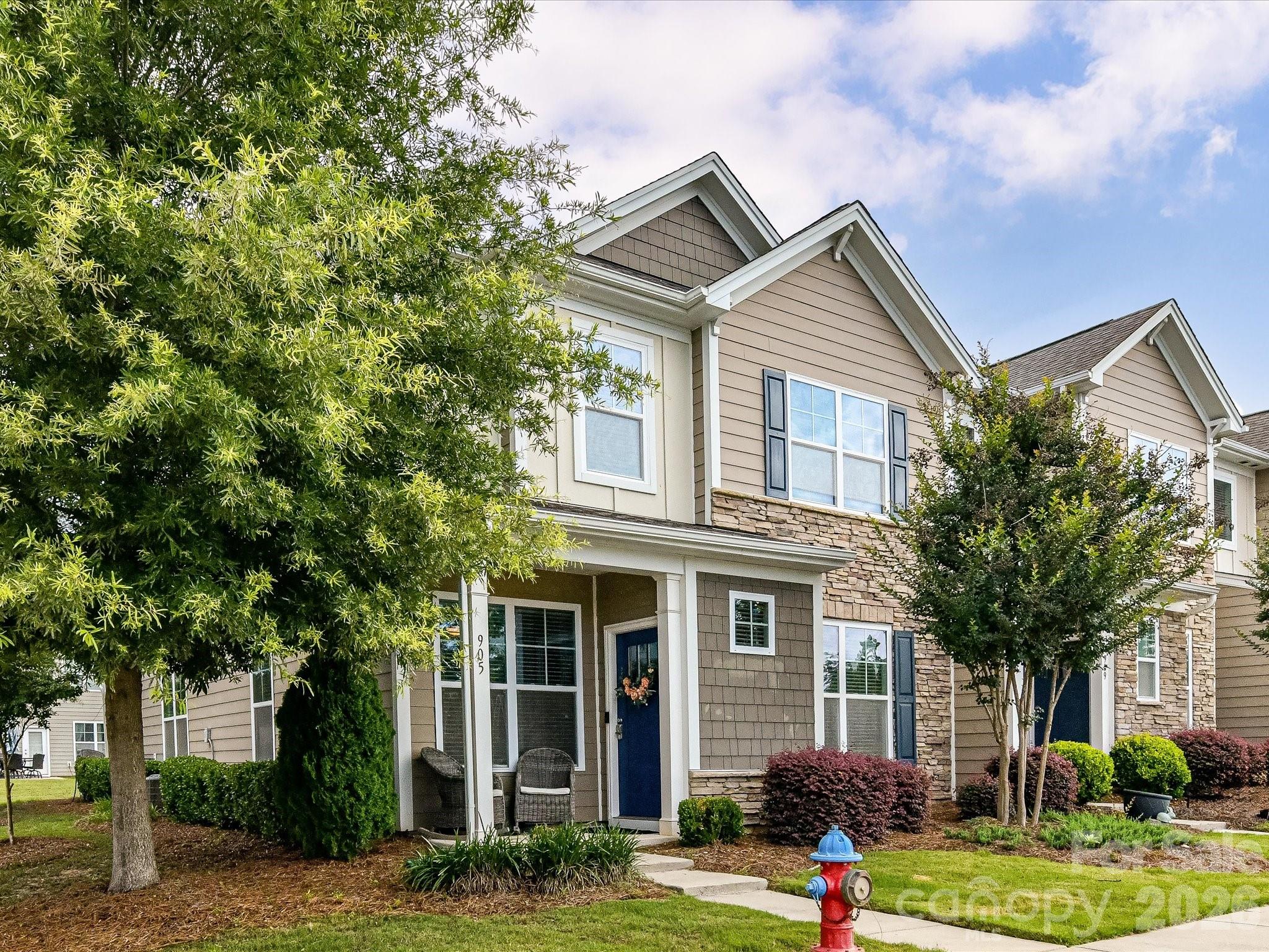 905 Pennington Drive — Lancaster